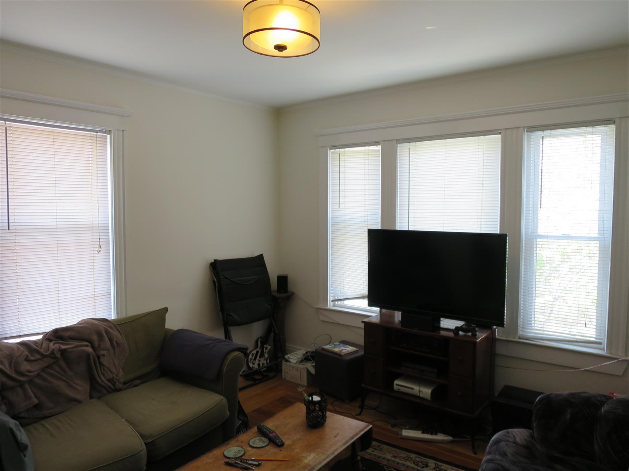 2 bed, 1 bath apartment for rent at 1 Russell Rd Unit 1, Teele Square