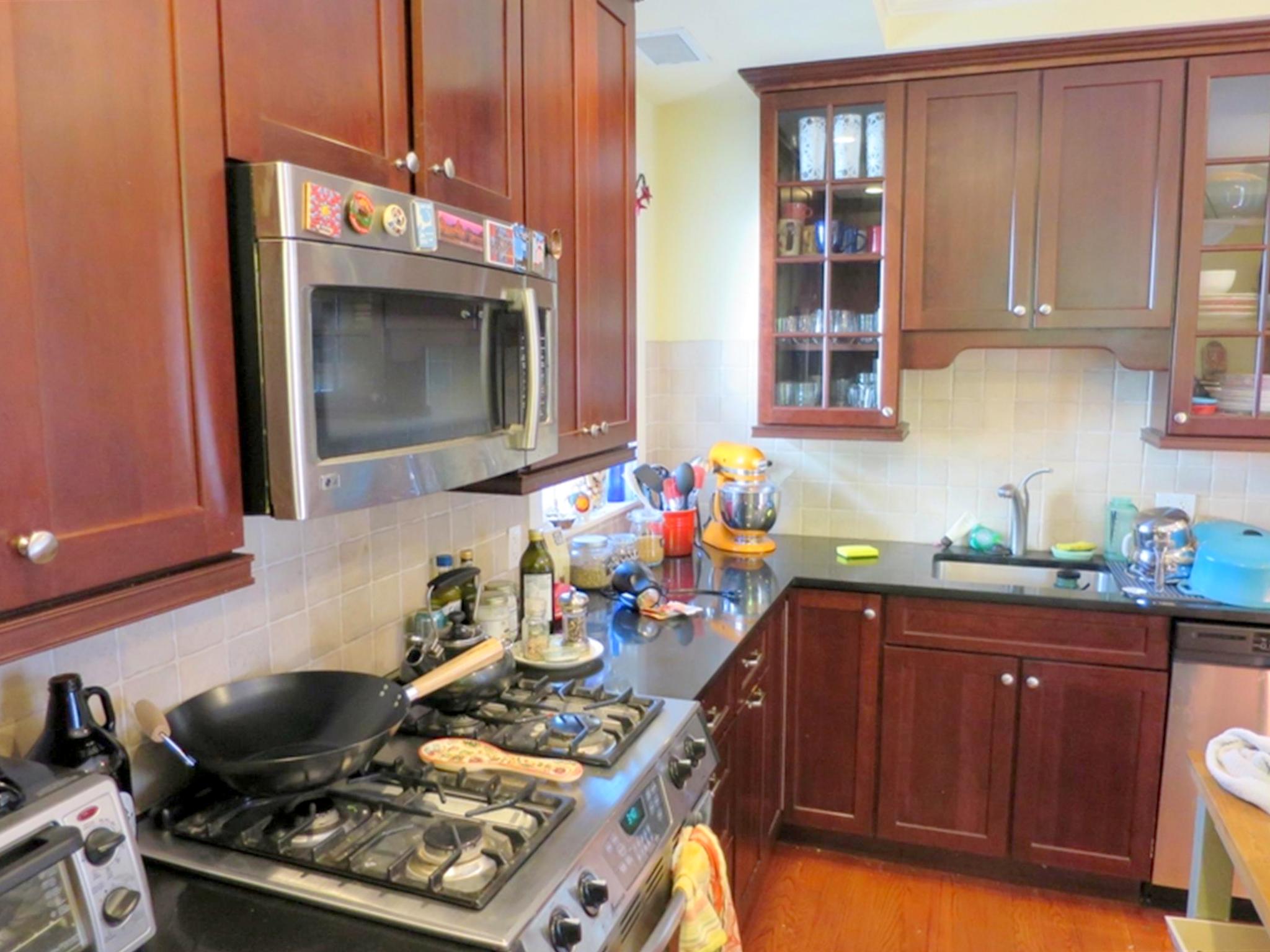 4.5 bed, 2 bath apartment for rent at 5 Prospect Hill Ave Unit 2, Prospect Hill — photo 2 of 17