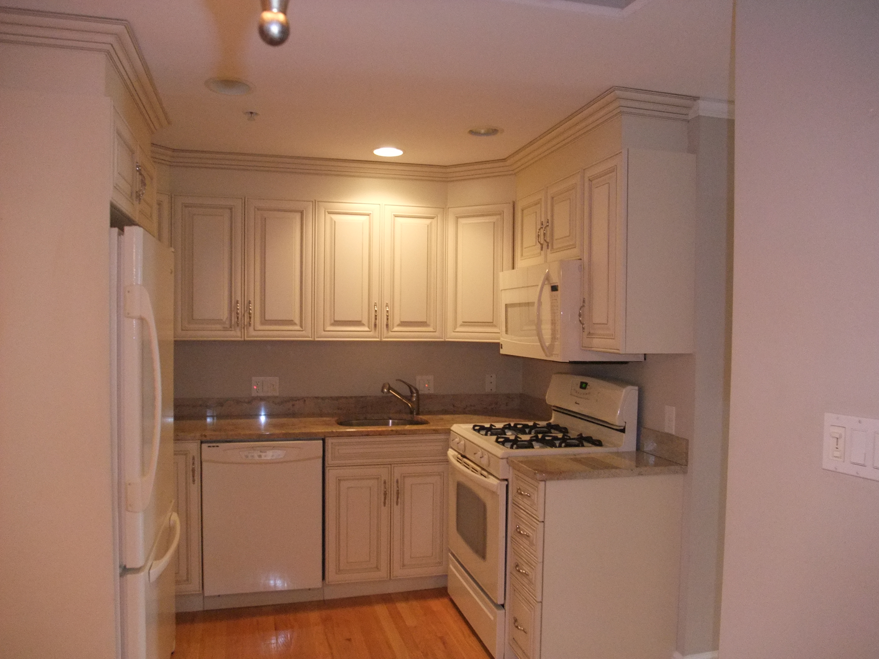 2 bed, 1 bath apartment for rent at 26 Parmenter St Unit 3, North End — photo 3 of 16
