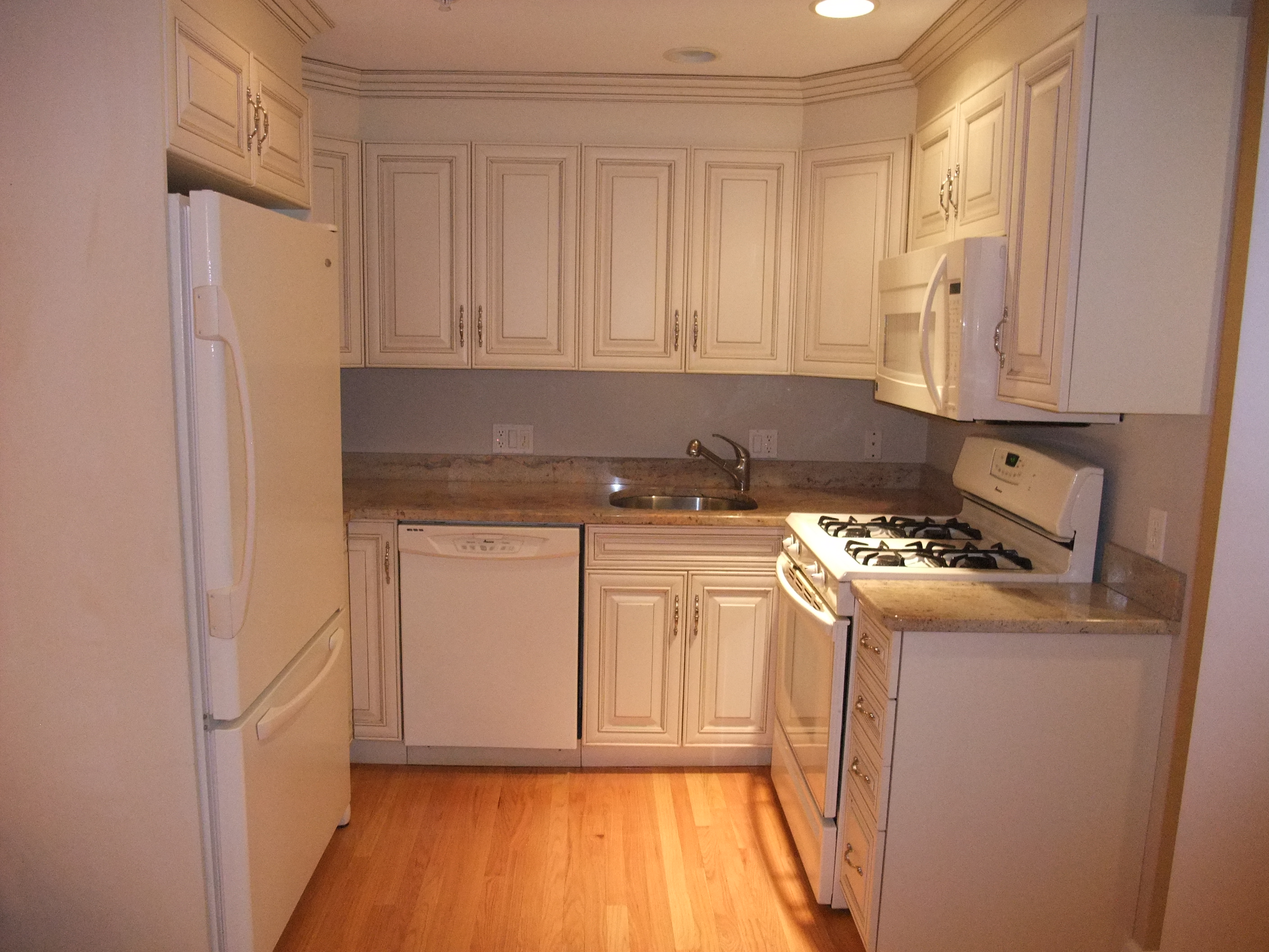 2 bed, 1 bath apartment for rent at 26 Parmenter St Unit 3, North End — photo 7 of 16