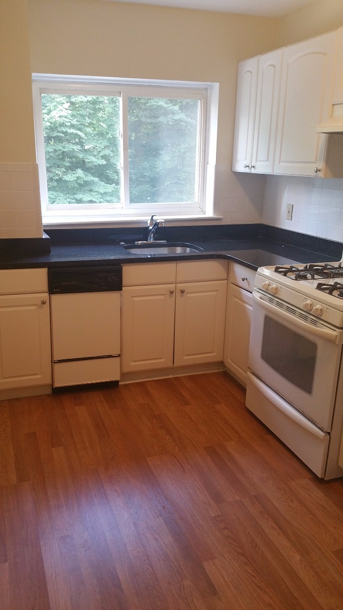 3 bed, 1 bath apartment for rent at 2016 Commonwealth Ave Unit -', Brighton — photo 2 of 3