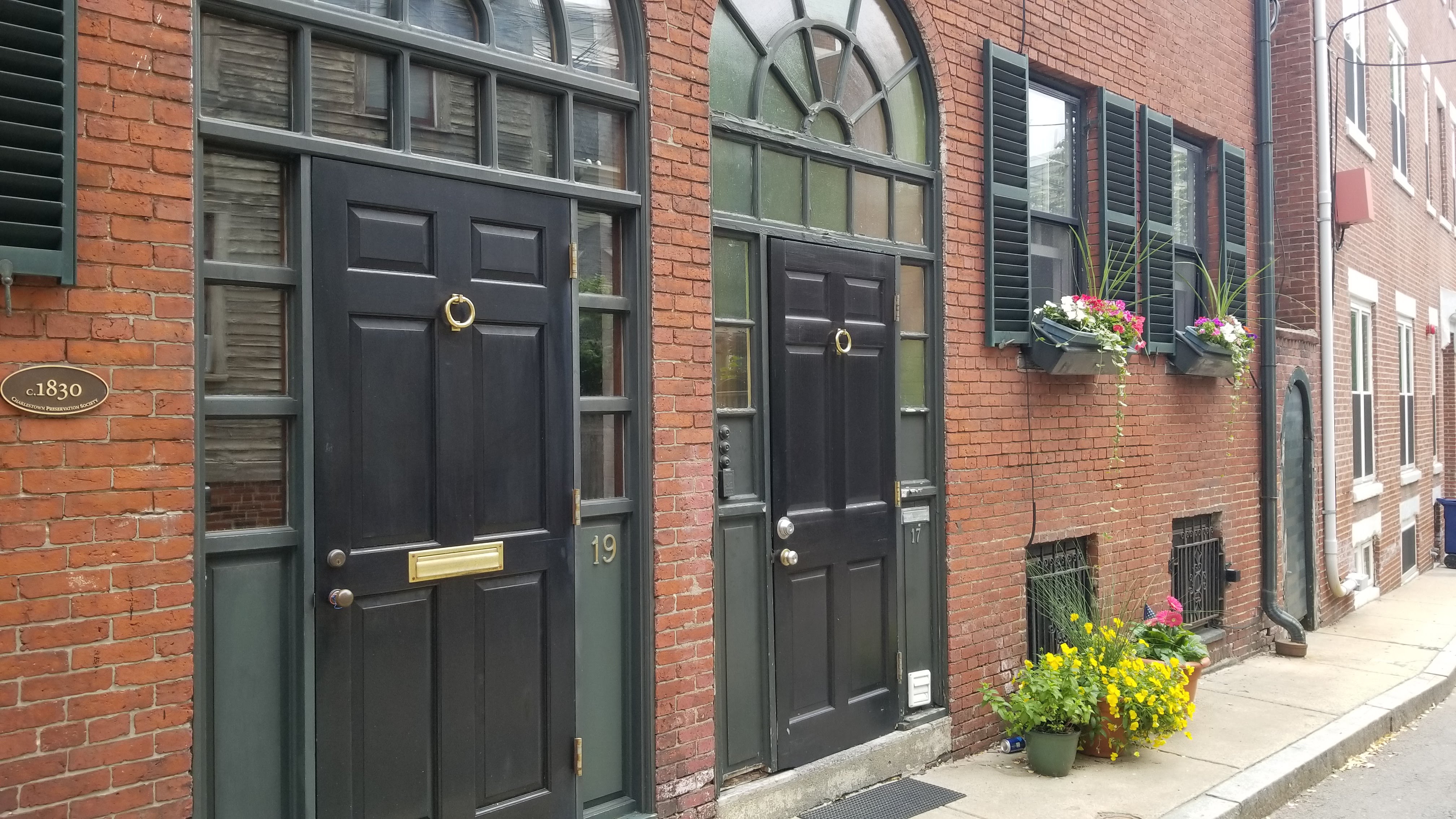 1 bed, 1 bath apartment for rent at 17 Ellwood St Unit 2, Charlestown — photo 4 of 7