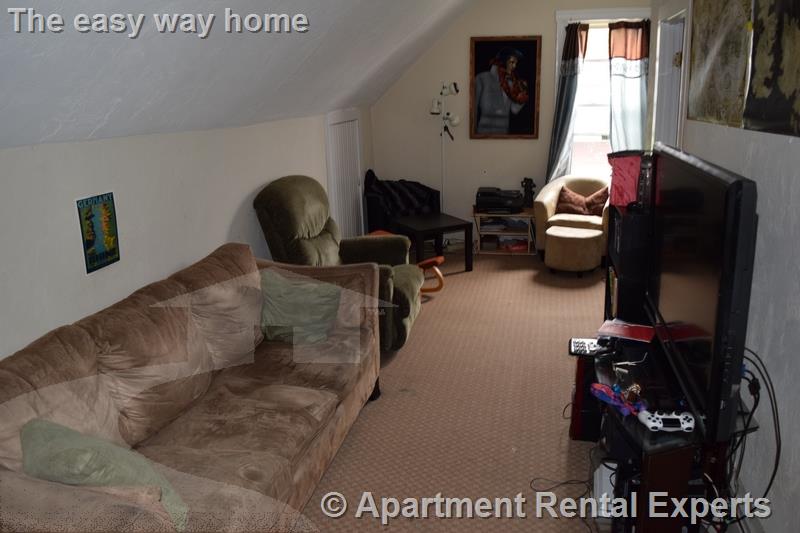 217 Boston Ave, Tufts