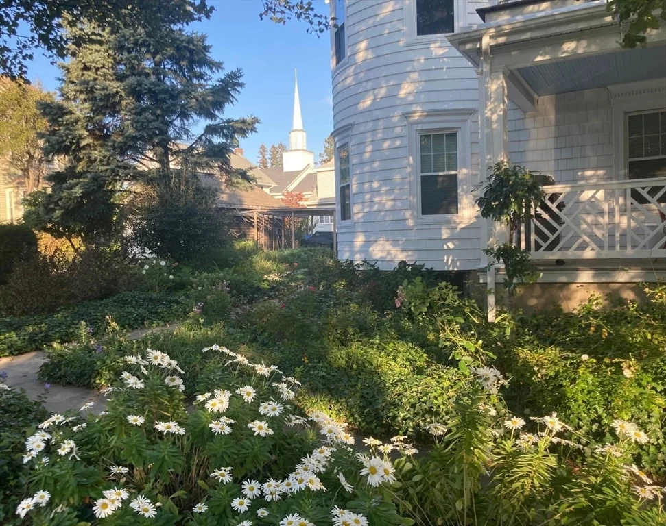 11 W Elm Ave, Quincy