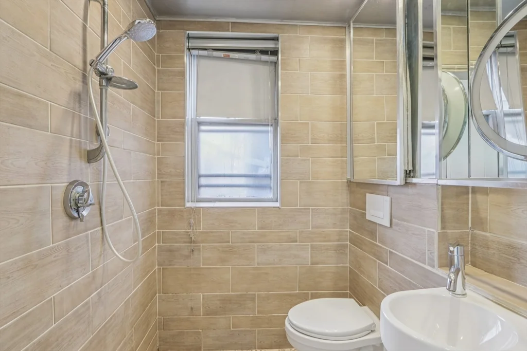 583 Massachusetts Ave, Roxbury