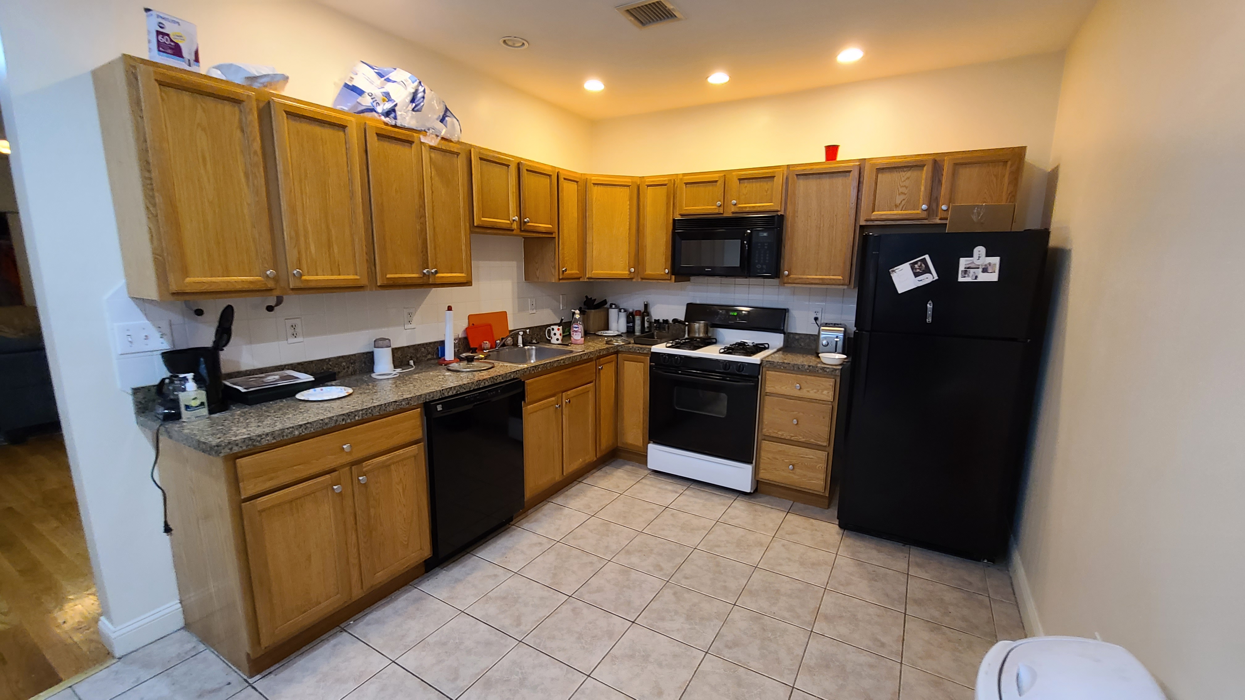 2 bed, 1 bath apartment for rent at 414 Hanover St Unit 1, North End — photo 1 of 14