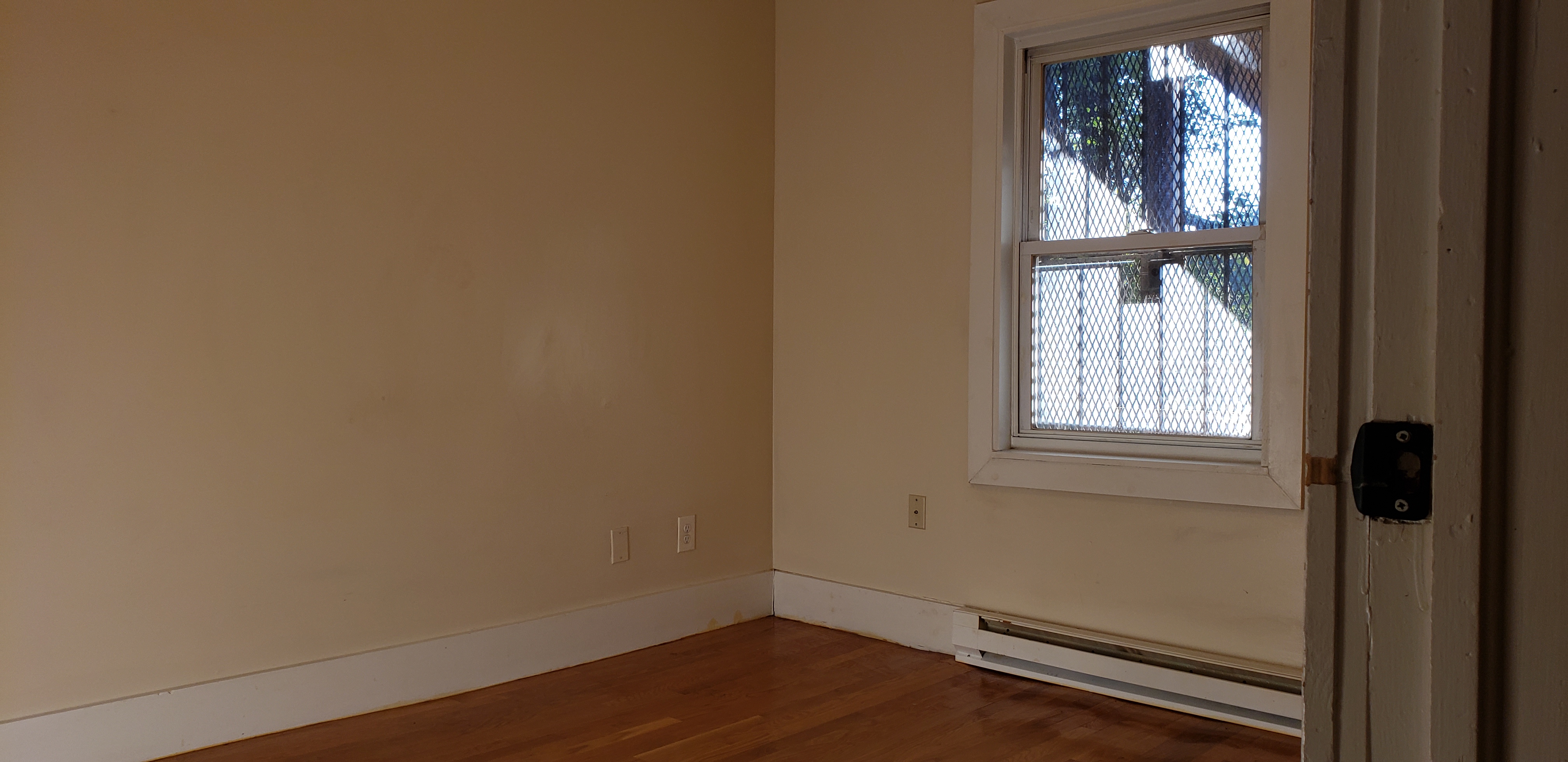 3 bed, 1 bath apartment for rent at 223 Washington St Unit 2, Roxbury — photo 5 of 11