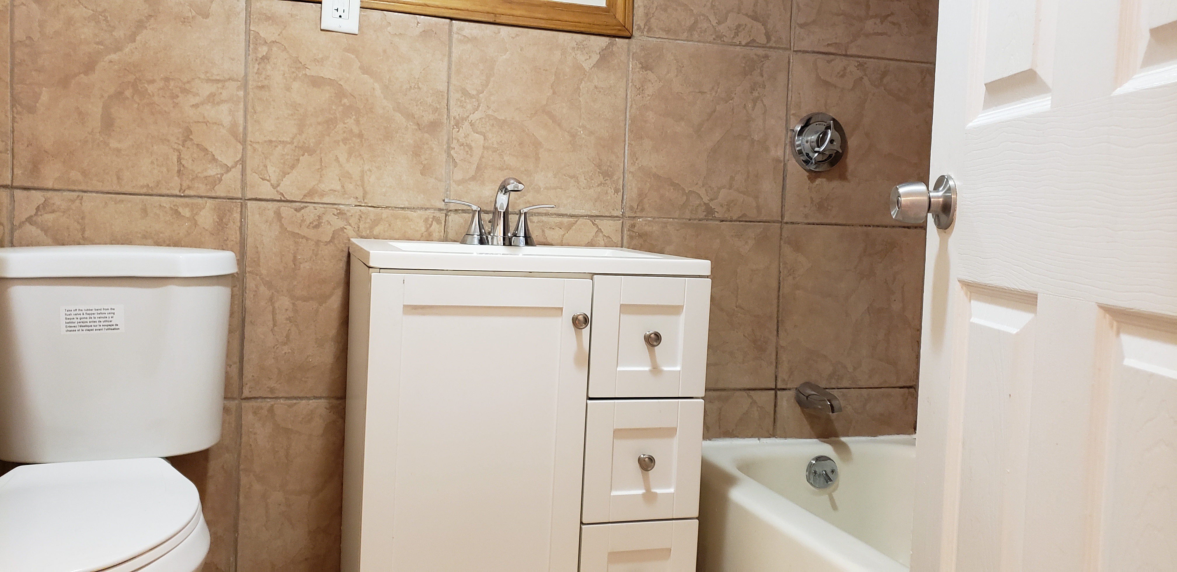 3 bed, 1 bath apartment for rent at 223 Washington St Unit 2, Roxbury — photo 3 of 11
