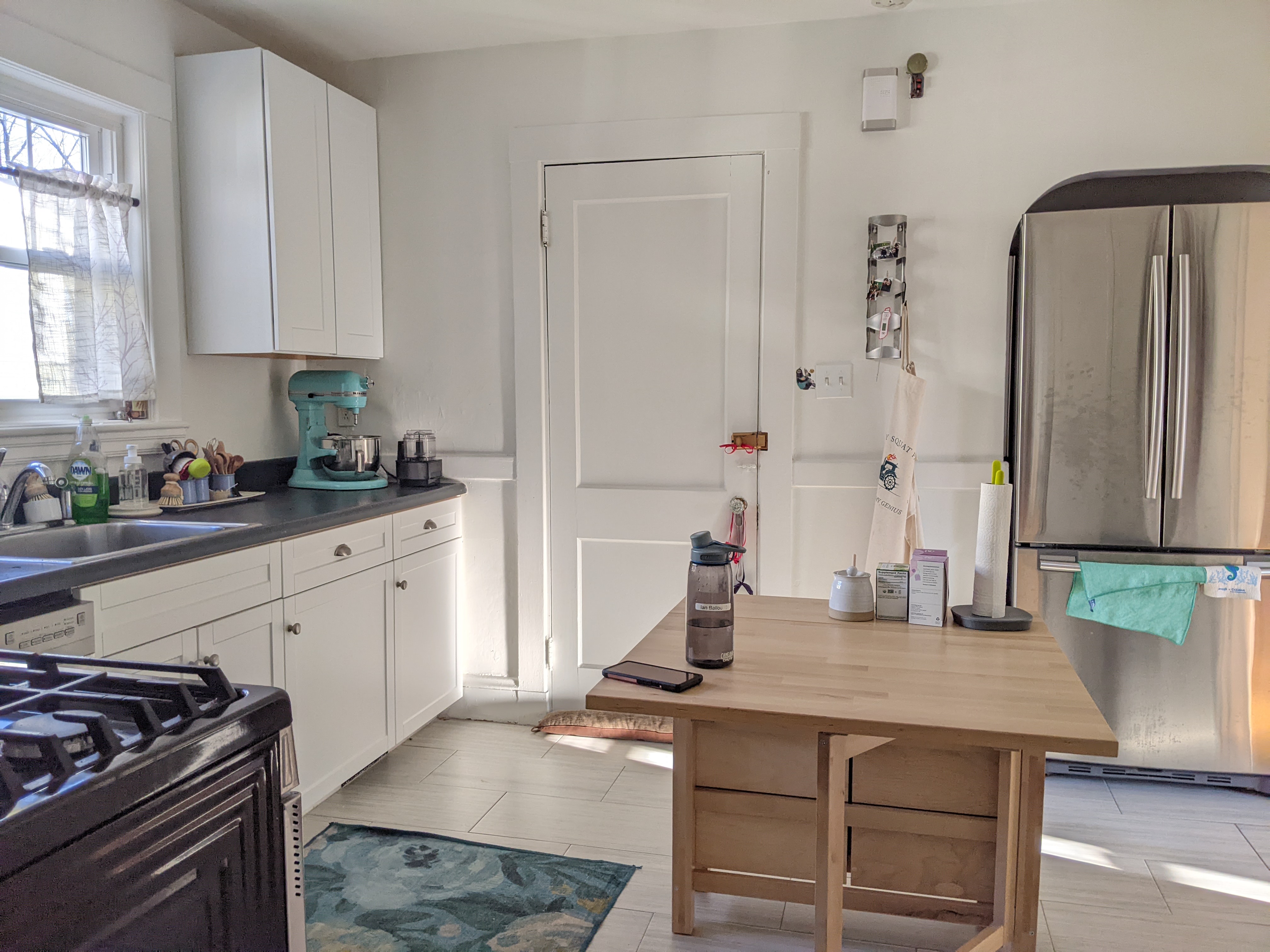 2.5 bed, 1 bath apartment for rent at 31 Bennington St Unit 31, Newton — photo 6 of 10