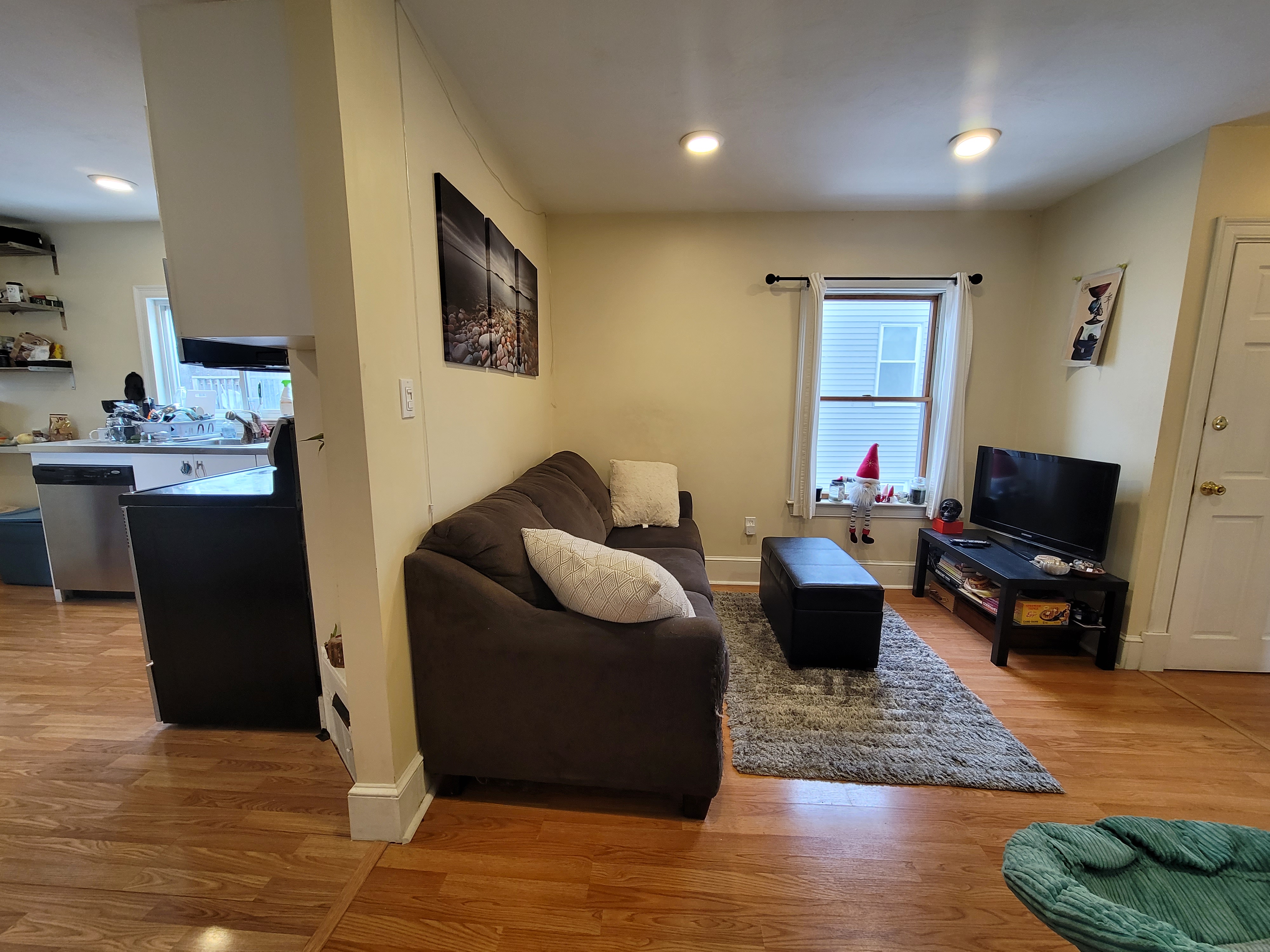 4 bed, 1 bath apartment for rent at 9 Wilson Ave Unit 2, Ball Square — photo 7 of 28