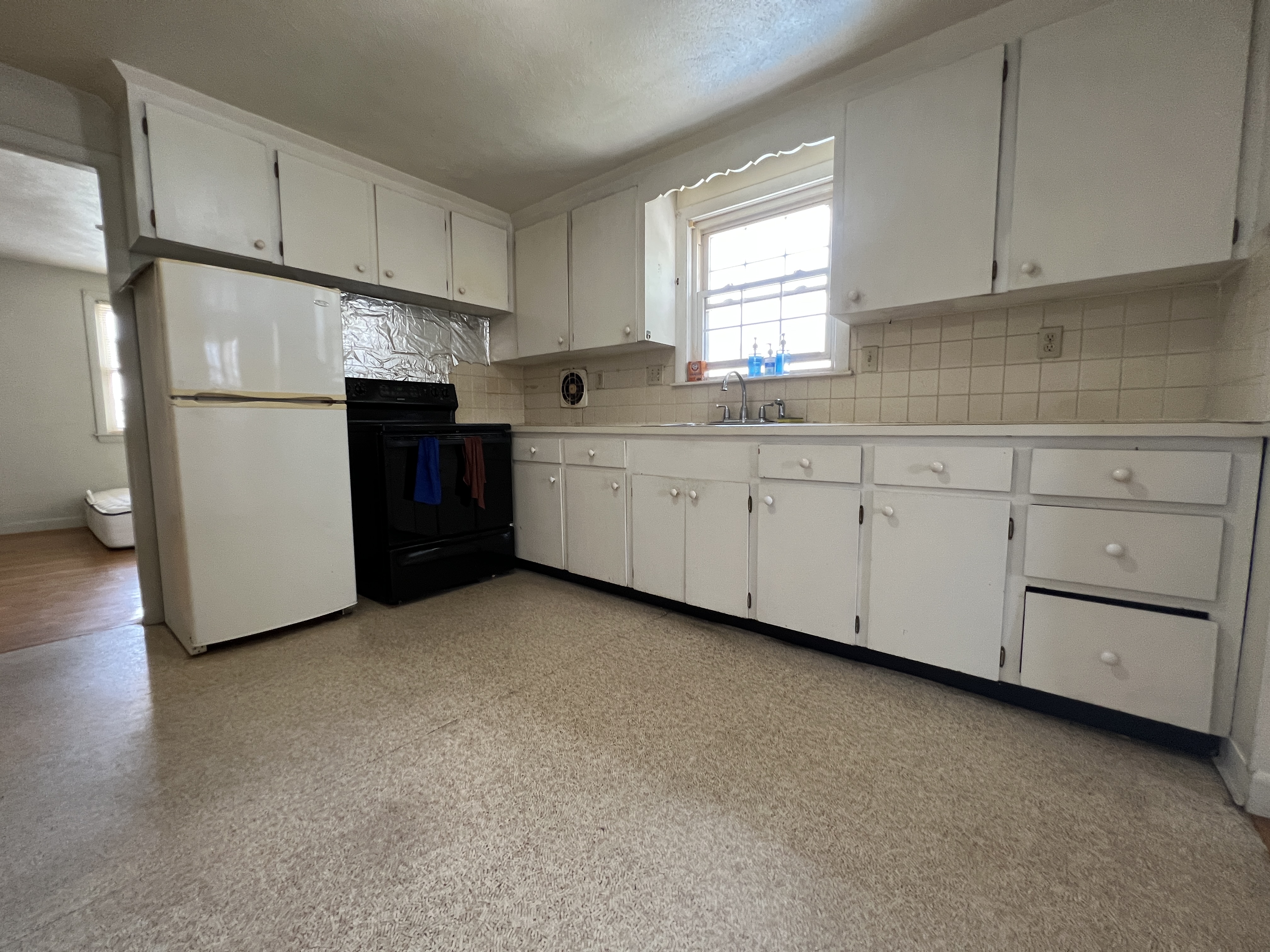 1 bed, 1 bath apartment for rent at 43 Faxon Rd Unit 4, Quincy — photo 2 of 10