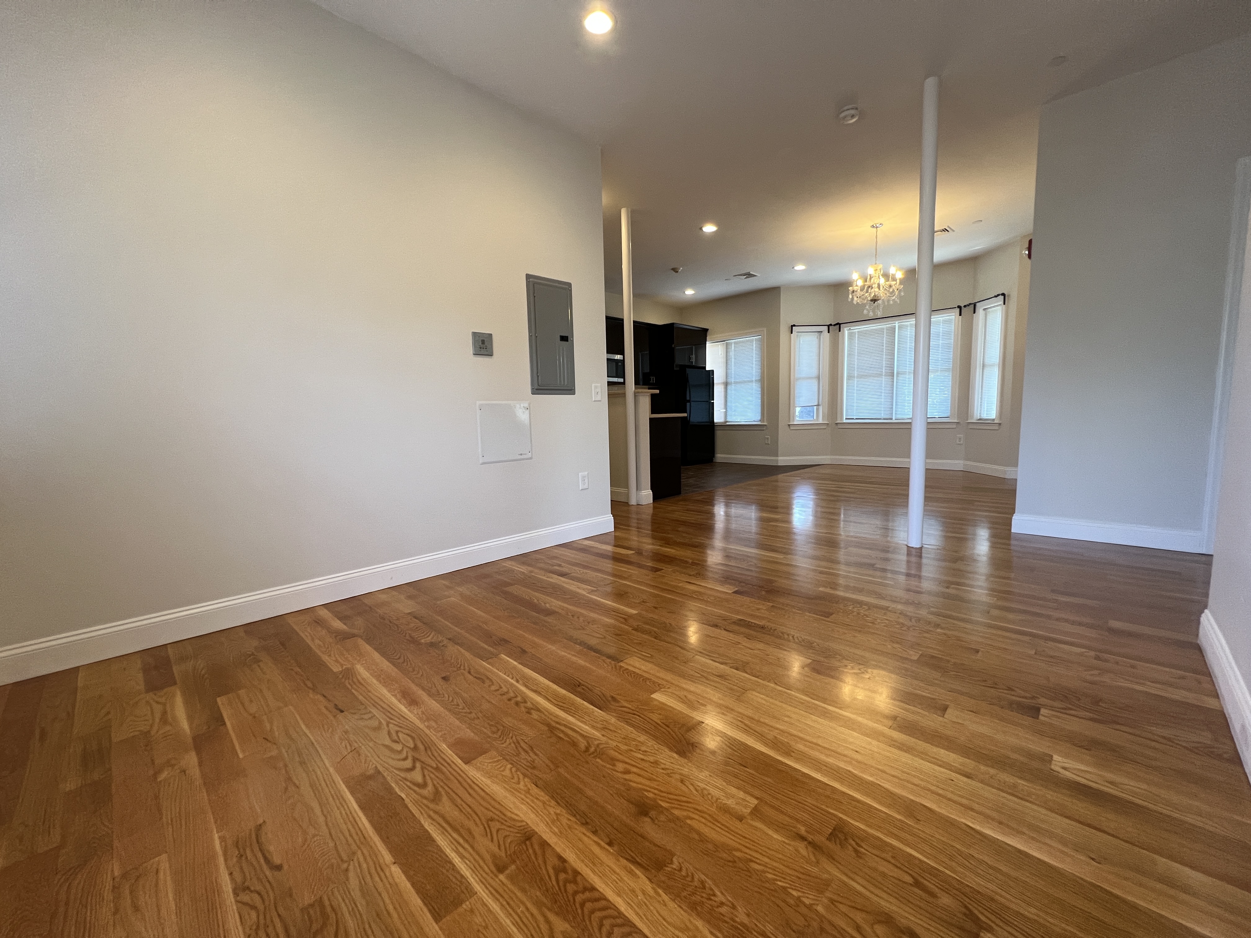 3 bed, 1 bath apartment for rent at 77 Newbury Ave Unit 2, Quincy — photo 5 of 17