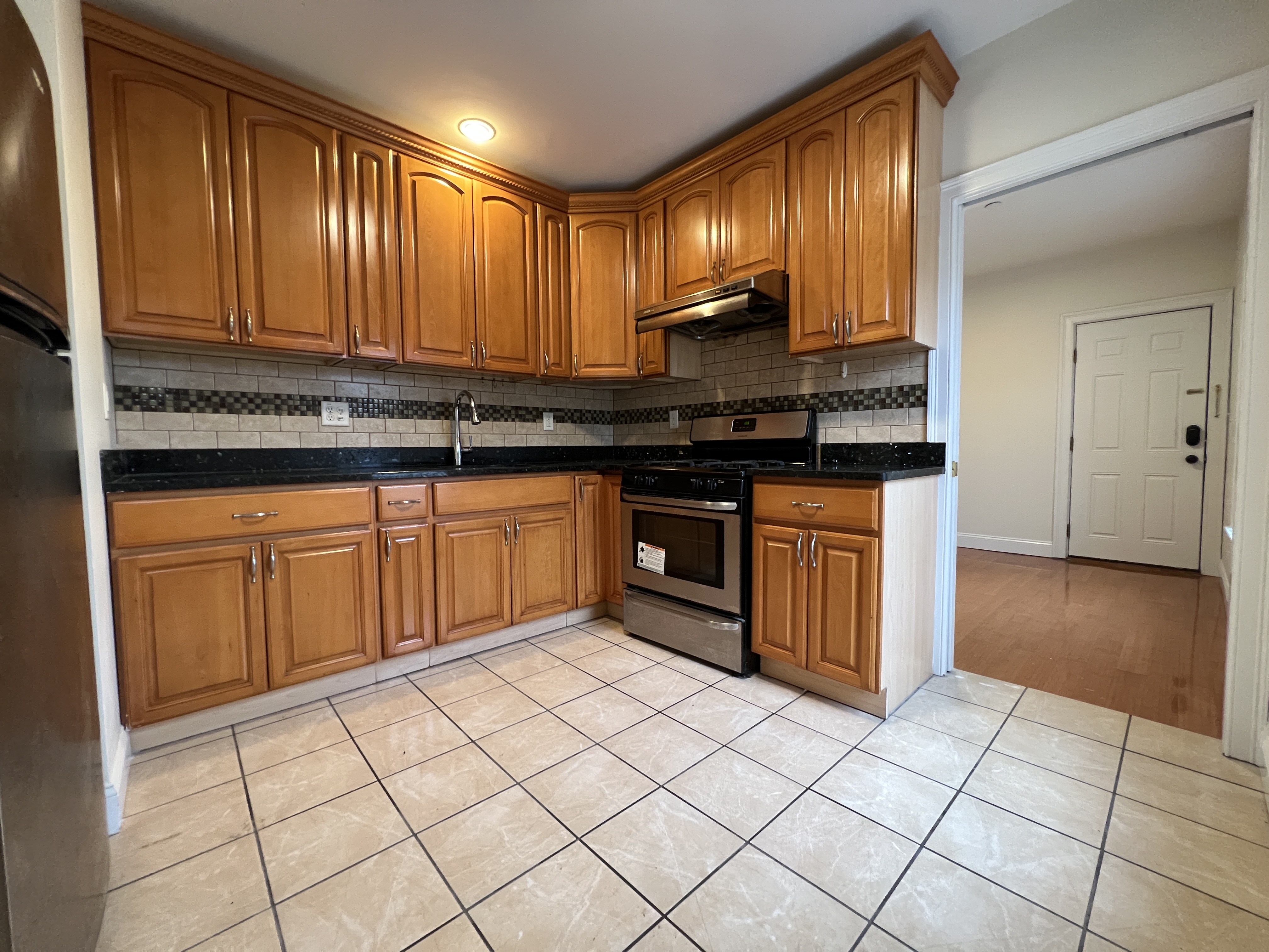 2 bed, 1 bath apartment for rent at 54 Walker St Unit 3, Quincy — photo 3 of 11