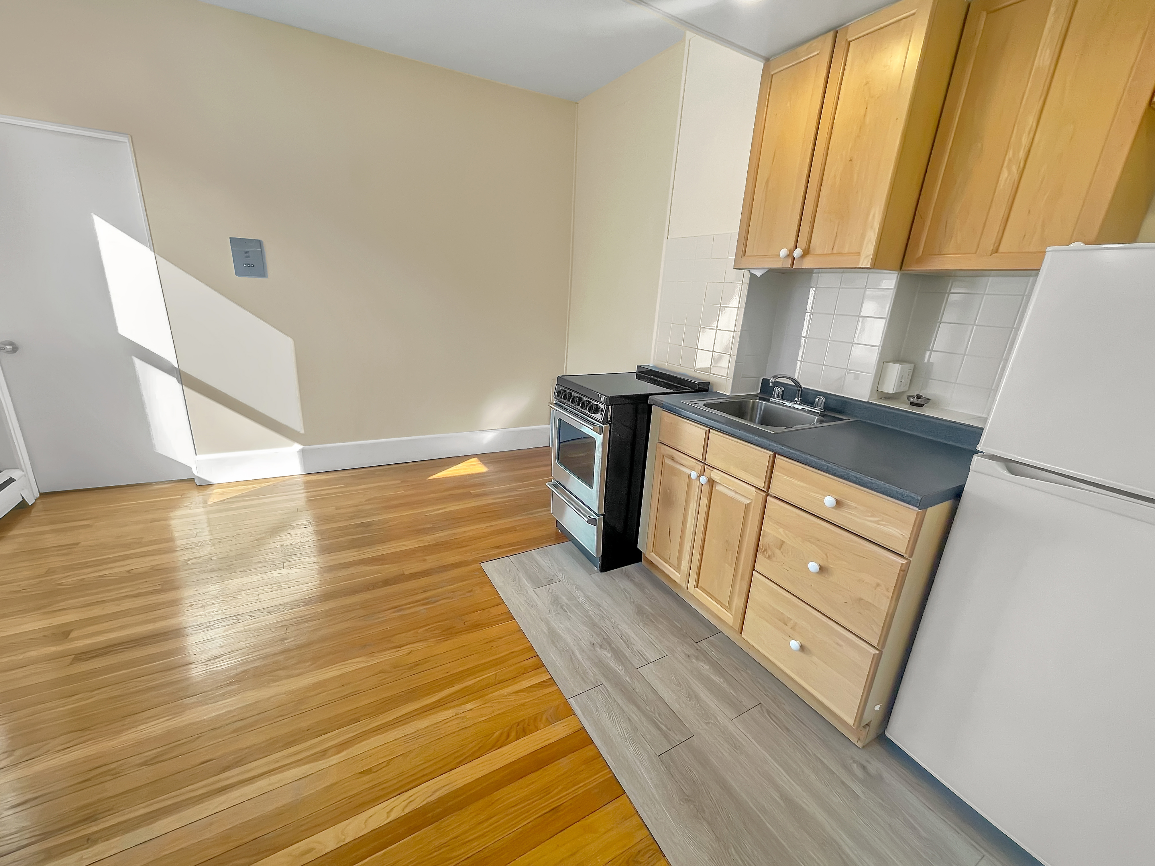 1 bed, 1 bath apartment for rent at 27 Phillips St Unit 8, Beacon Hill — photo 5 of 27