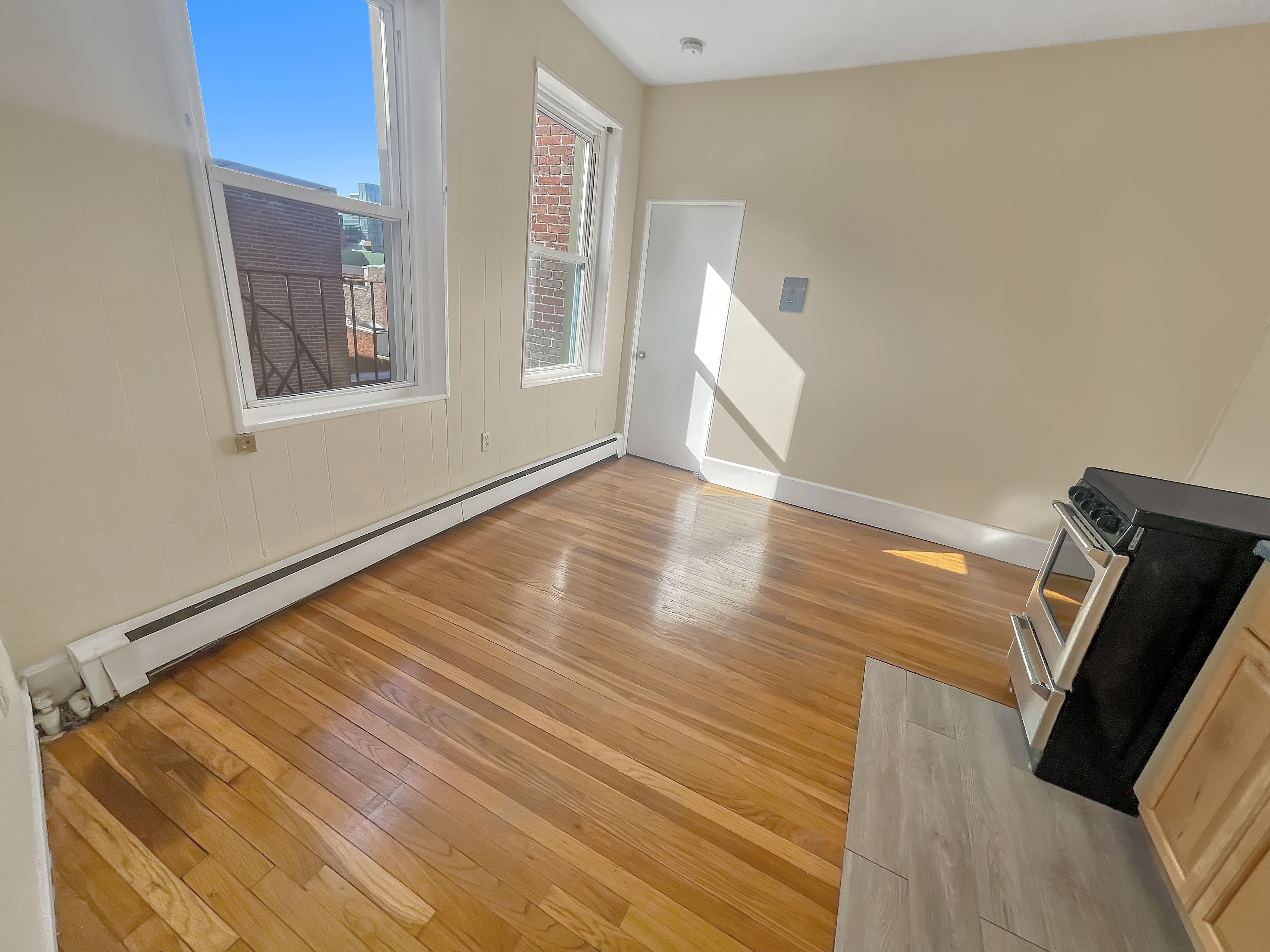 1 bed, 1 bath apartment for rent at 27 Phillips St Unit 8, Beacon Hill — photo 4 of 27