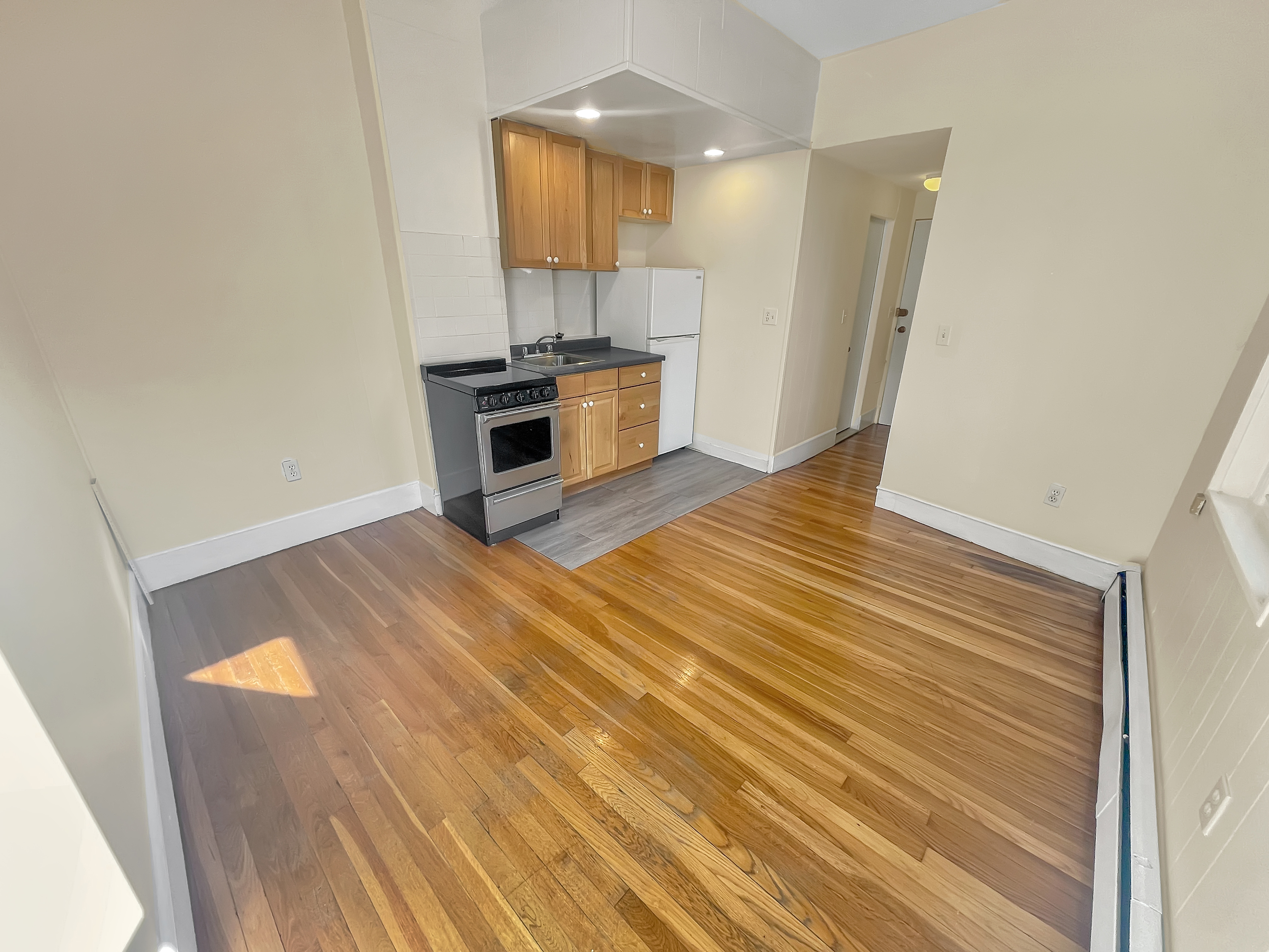 1 bed, 1 bath apartment for rent at 27 Phillips St Unit 8, Beacon Hill — photo 6 of 27