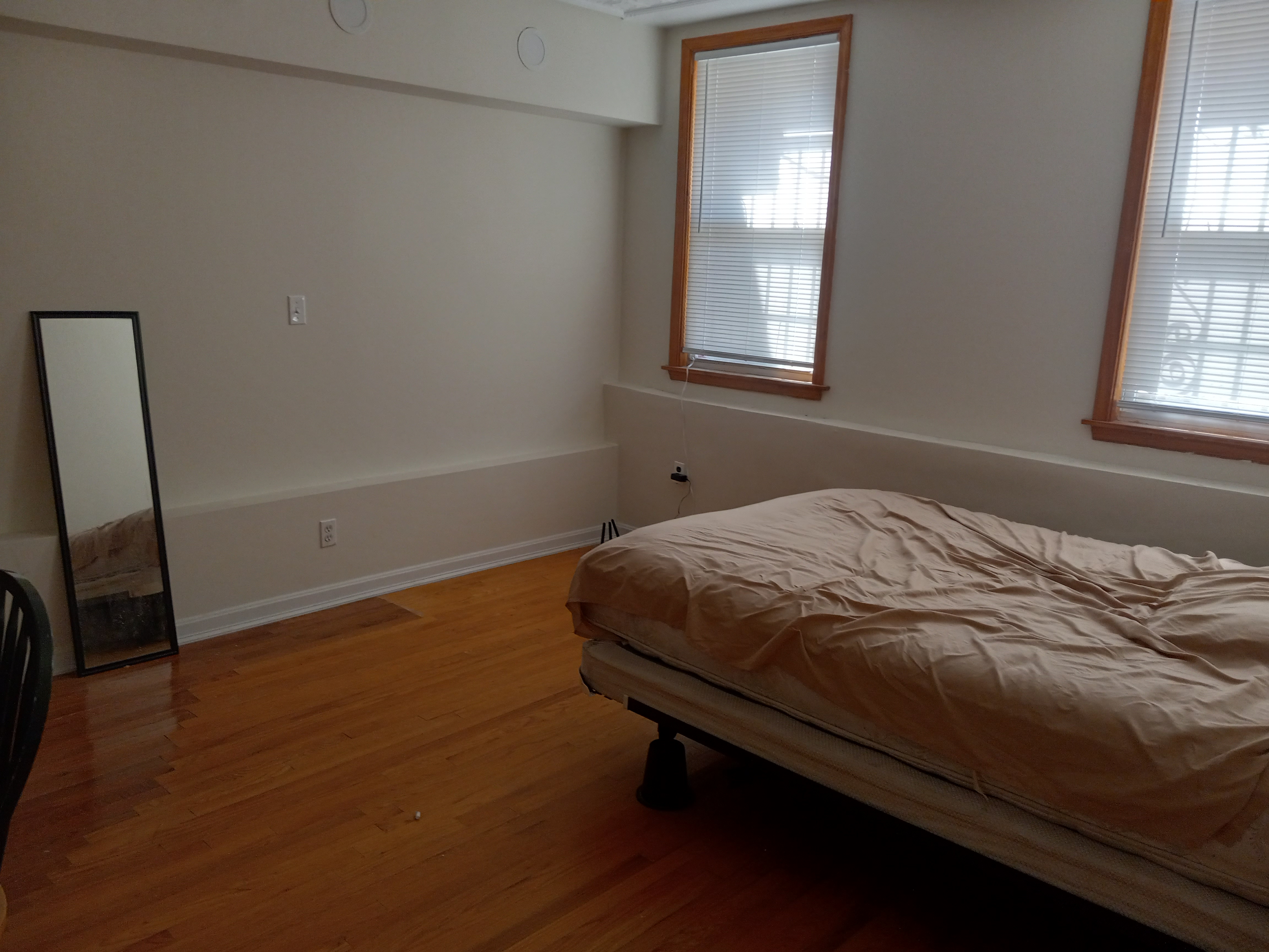 2 bed, 1 bath apartment for rent at 23 Highland Ave Unit 1, Roxbury — photo 3 of 11