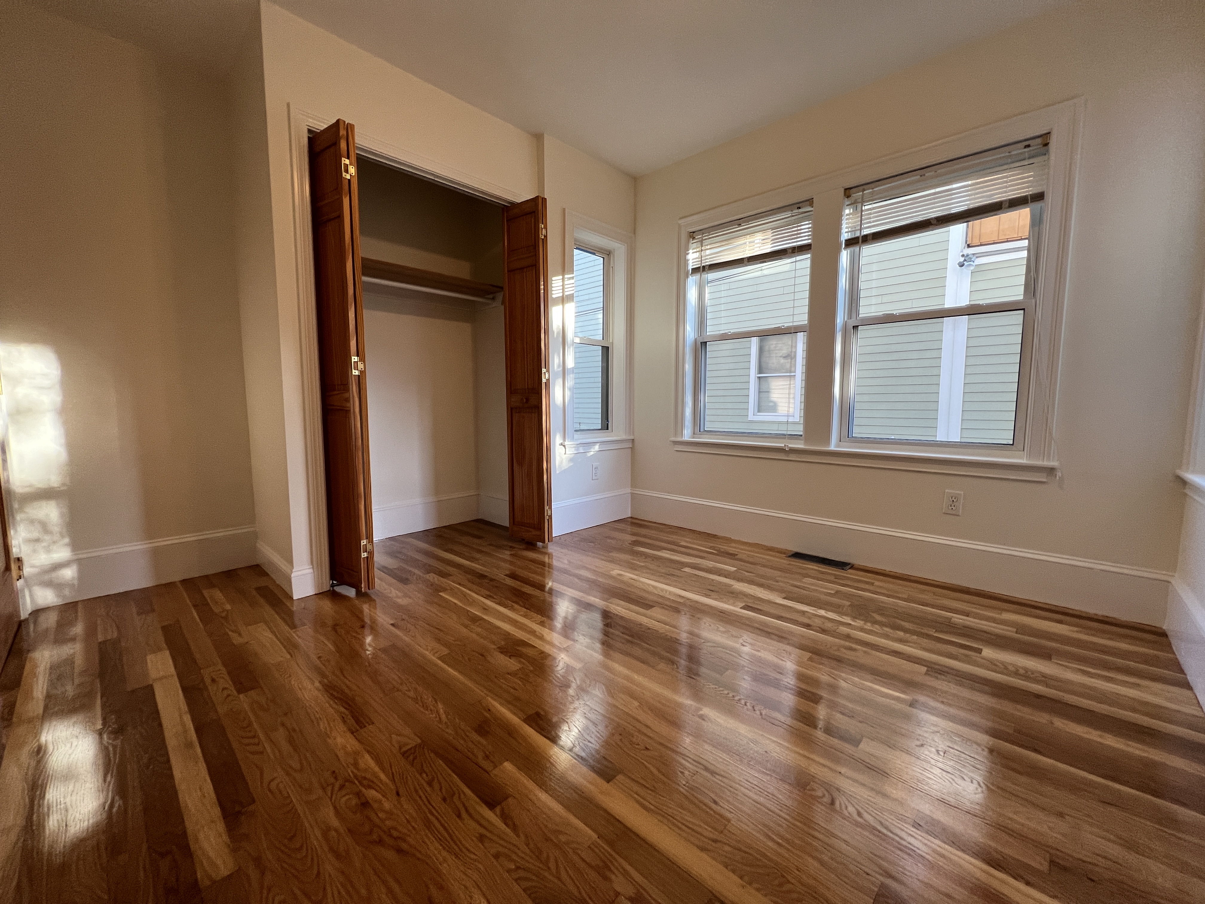 4 bed, 3 bath apartment for rent at 128 Buttonwood St Unit 1, Dorchester — photo 4 of 14