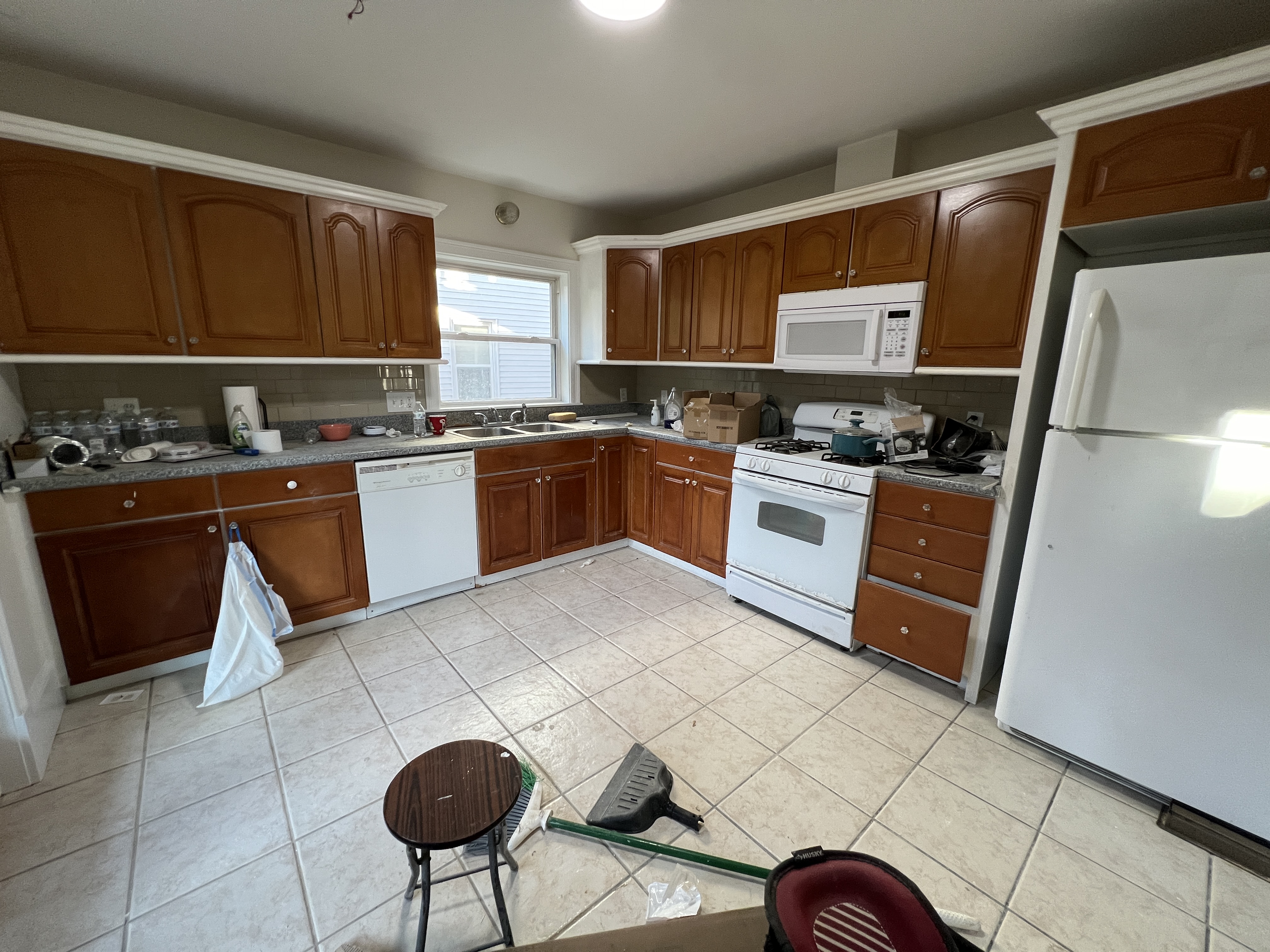 4 bed, 3 bath apartment for rent at 128 Buttonwood St Unit 1, Dorchester — photo 5 of 14