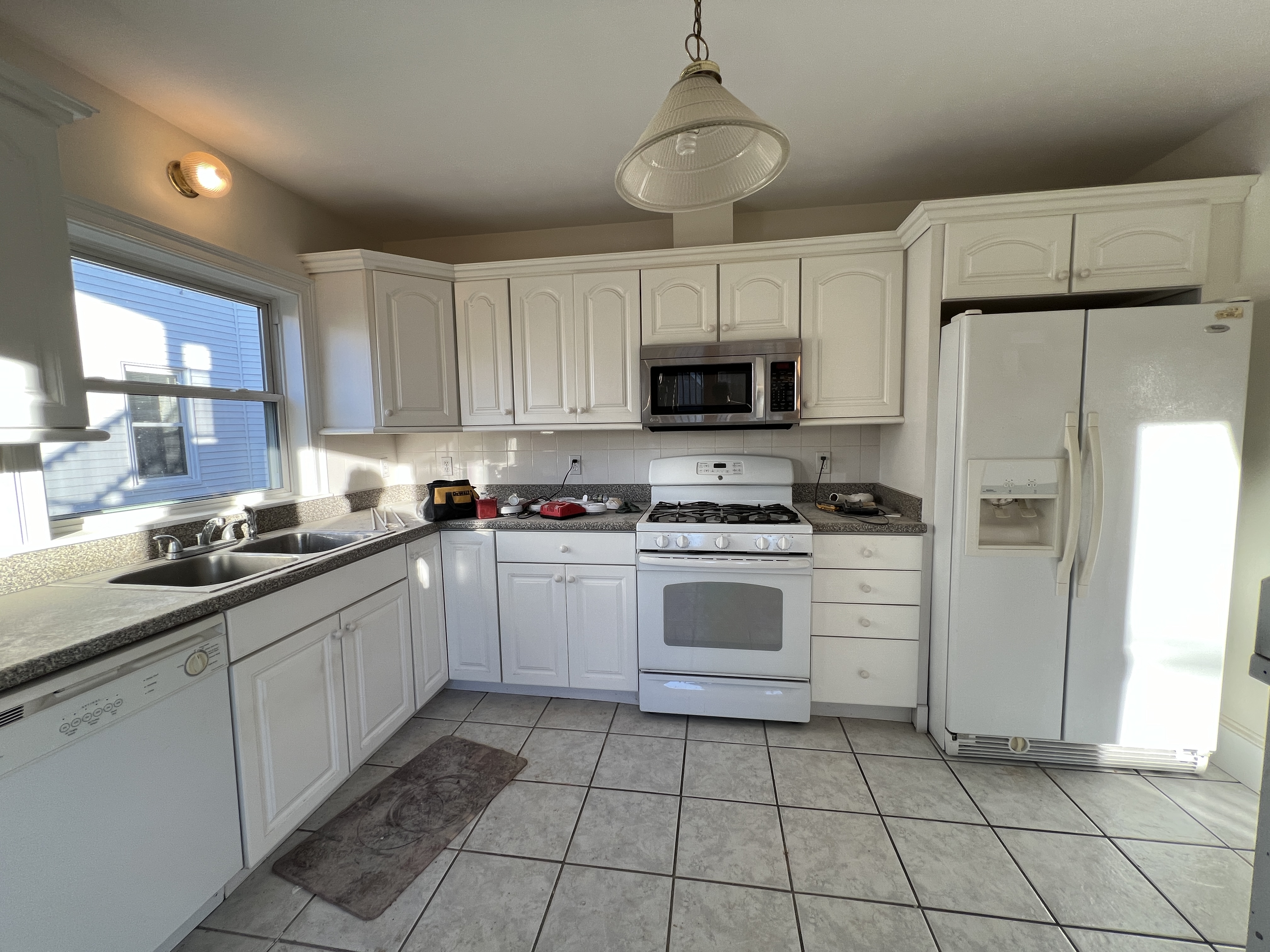 4 bed, 2 bath apartment for rent at 128 Buttonwood St Unit 2, Dorchester — photo 7 of 15