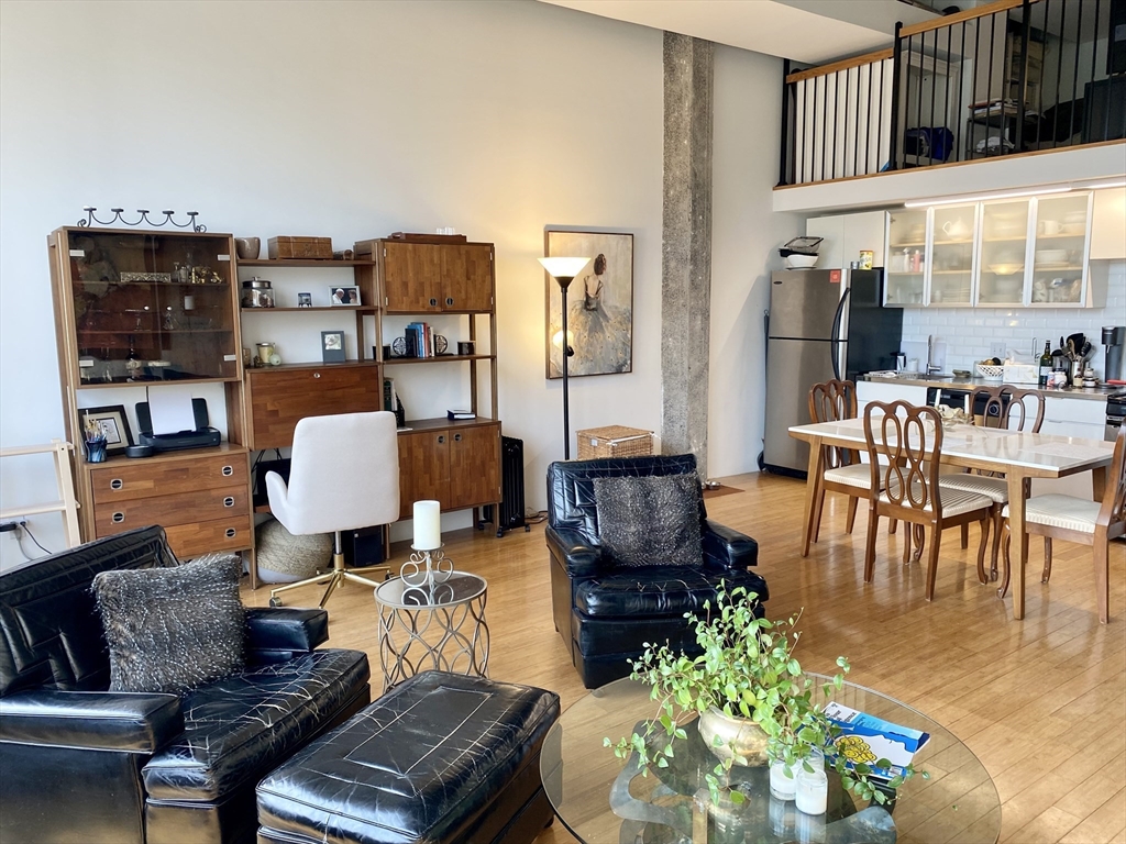 156 Porter St, East Boston