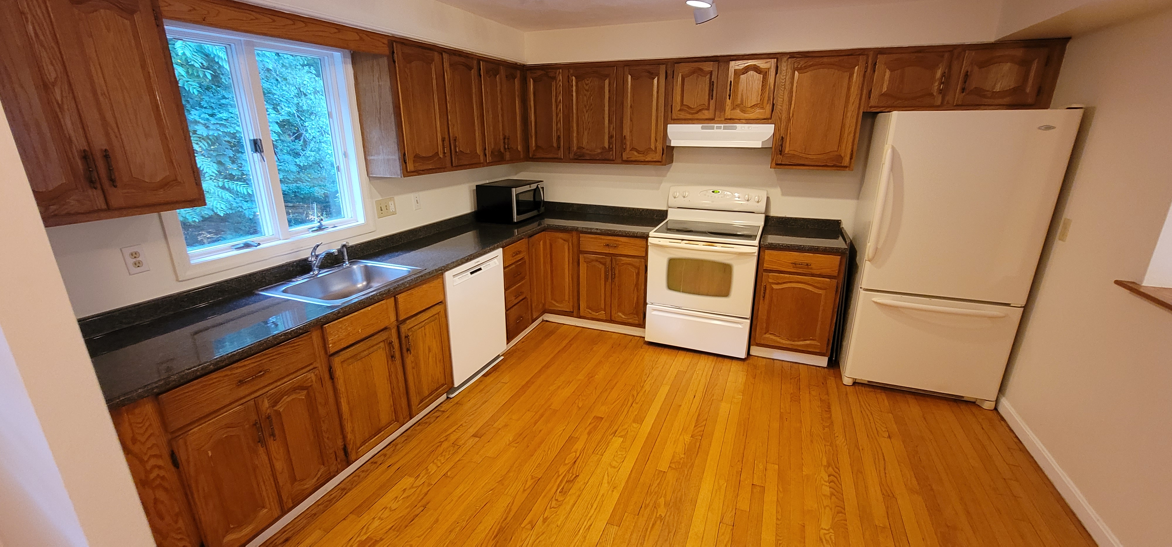 3 bed, 3.5 bath apartment for rent at 100C Allandale St Unit house, West Roxbury — photo 2 of 32