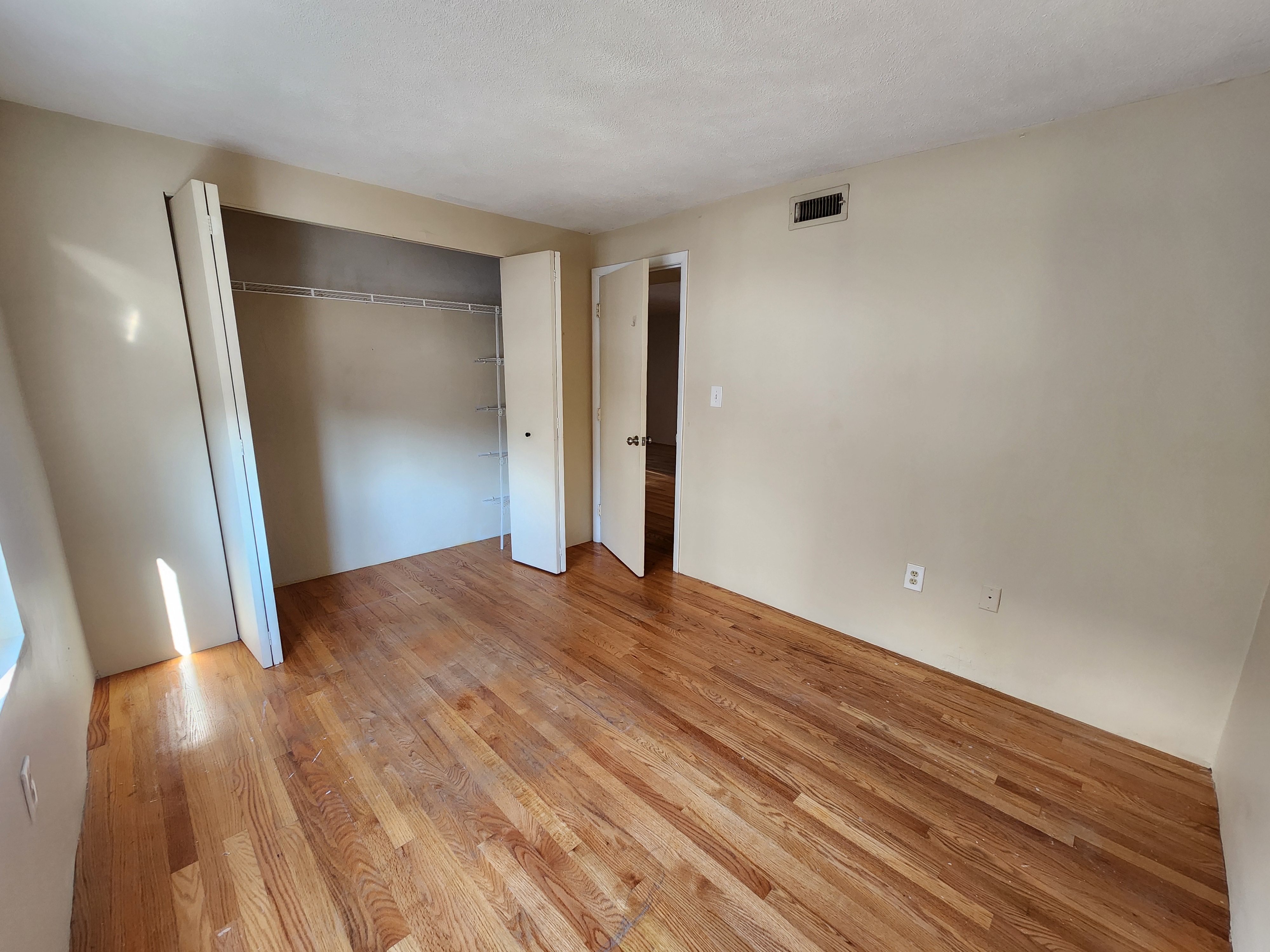 385 Dorchester St, South Boston