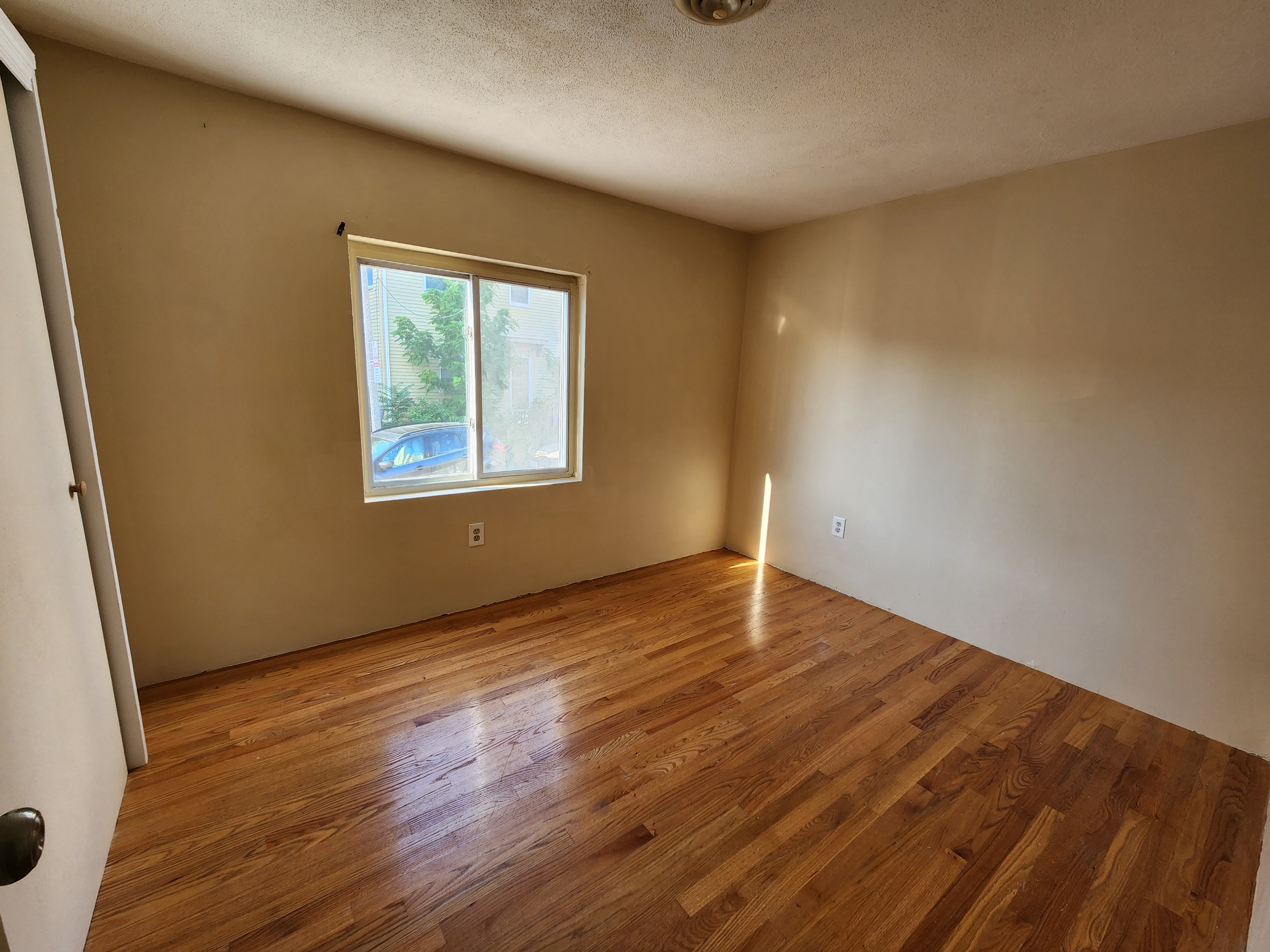 385 Dorchester St, South Boston