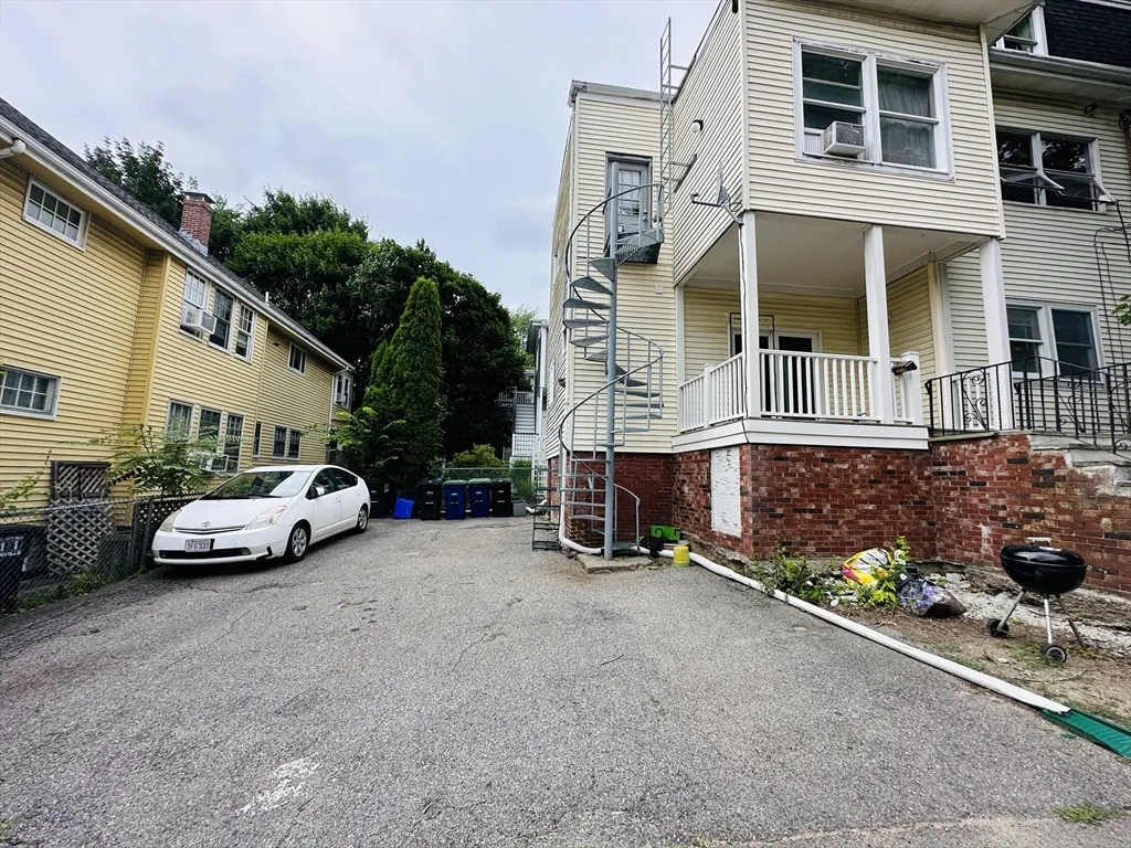 18 Appleton St, Powder House Square