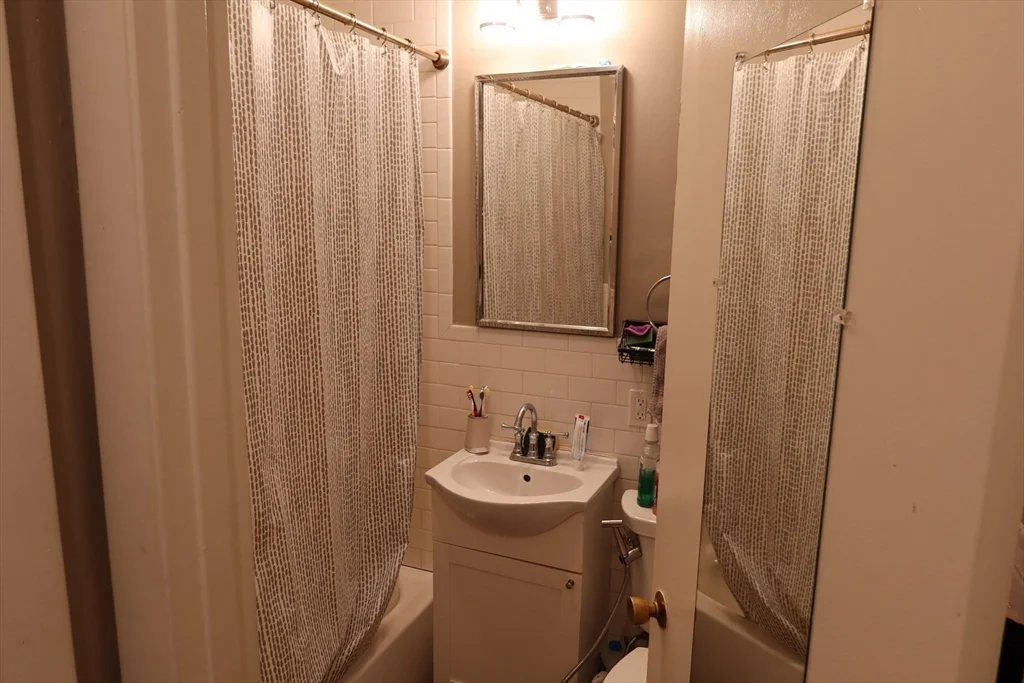 101 Walker St, Newtonville