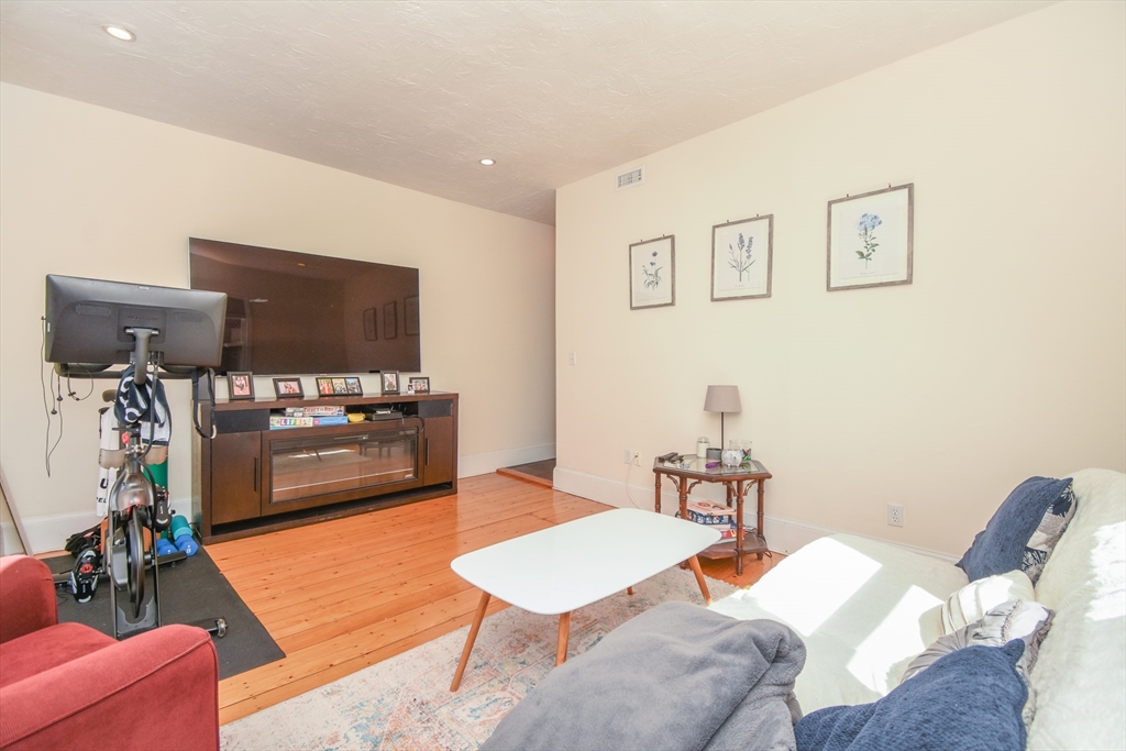 431 Faneuil St, Brighton