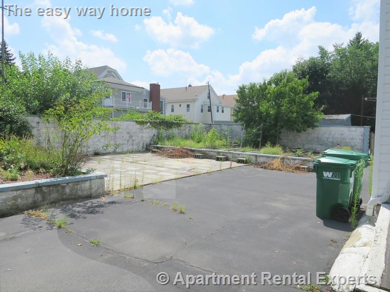 252 Harvard St, Tufts