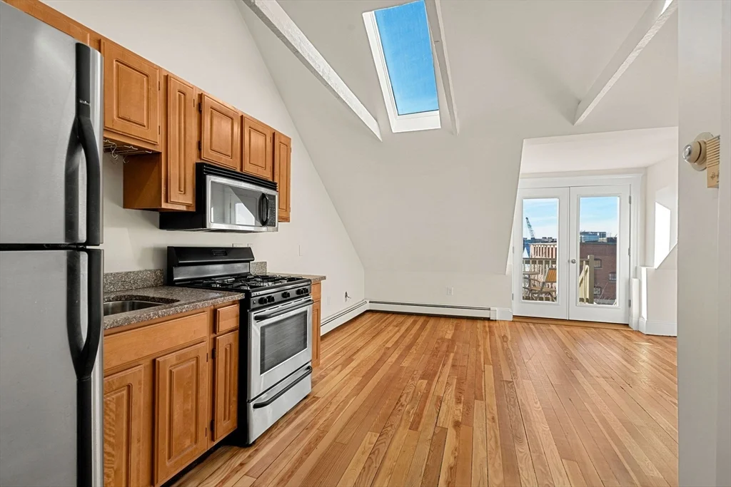 294 Meridian St, East Boston