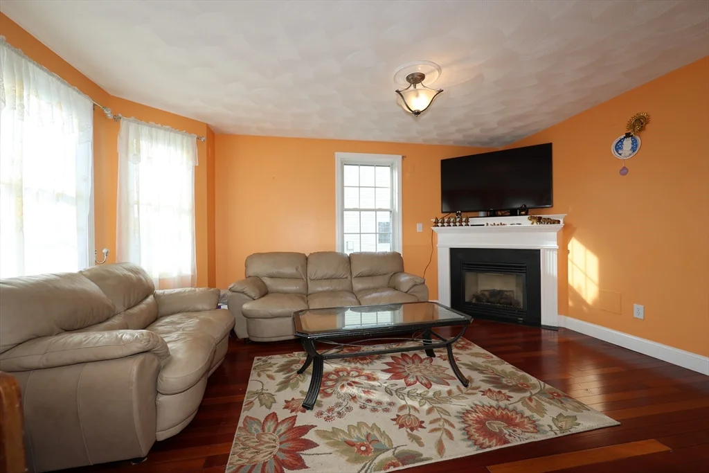 117 Manchester St, Lowell