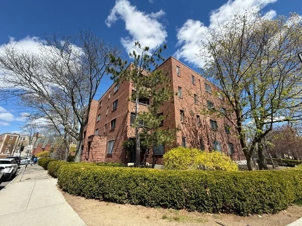 51 John, North Brookline
