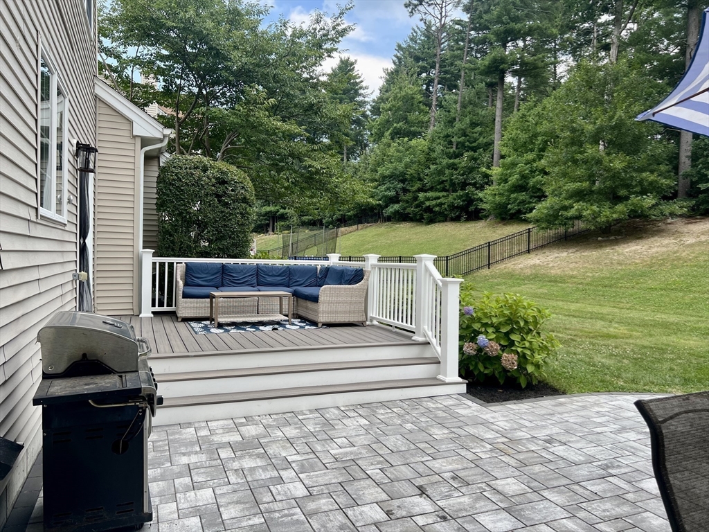 24 Endean Dr, Walpole