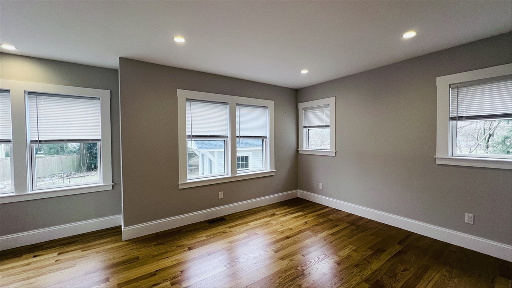 440 Washington St, Wellesley