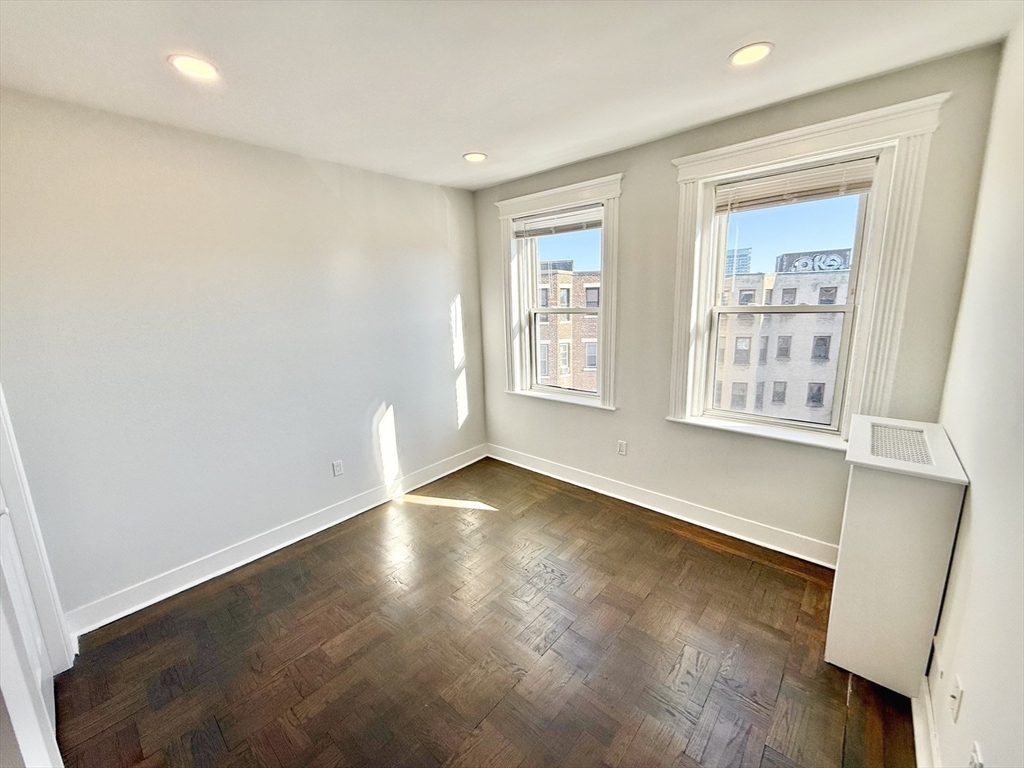 20 Queensbury St, Boston