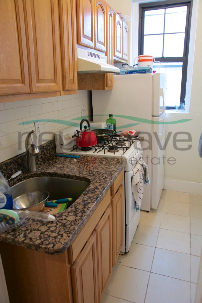 4 bed, 2 bath apartment for rent at 204 Hemenway Unit 16/17, Fenway — photo 6 of 11