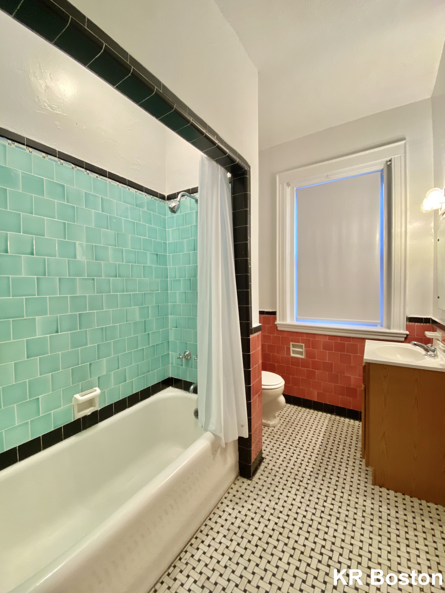 1 bed, 1 bath apartment for rent at 2045 Commonwealth Ave Unit 2, Brighton — photo 3 of 3
