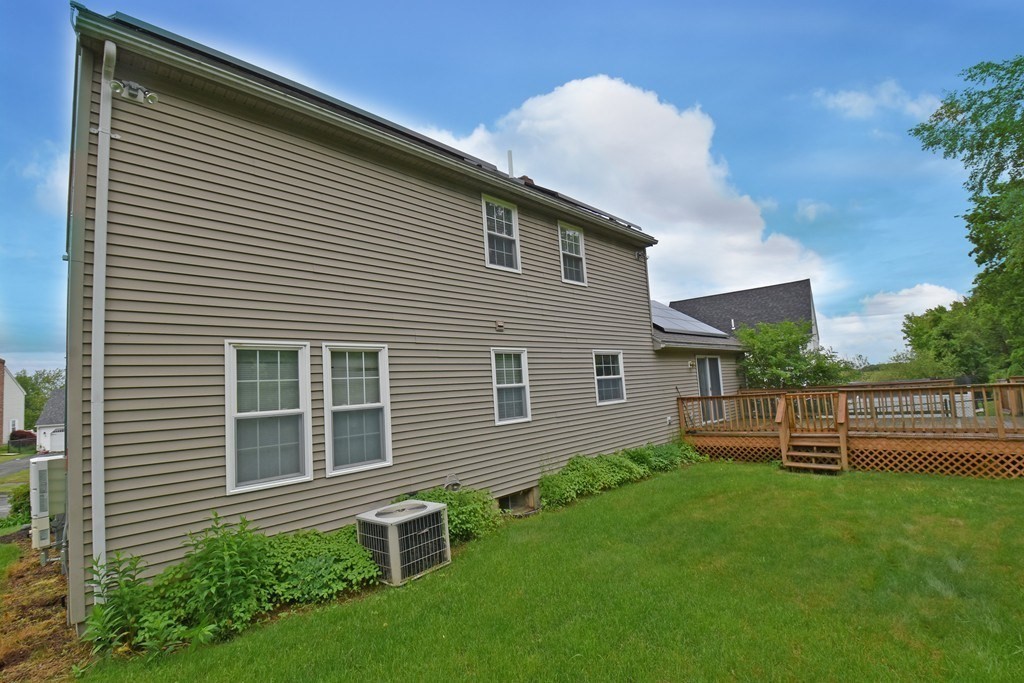 35 Fox Meadow Dr, Worcester