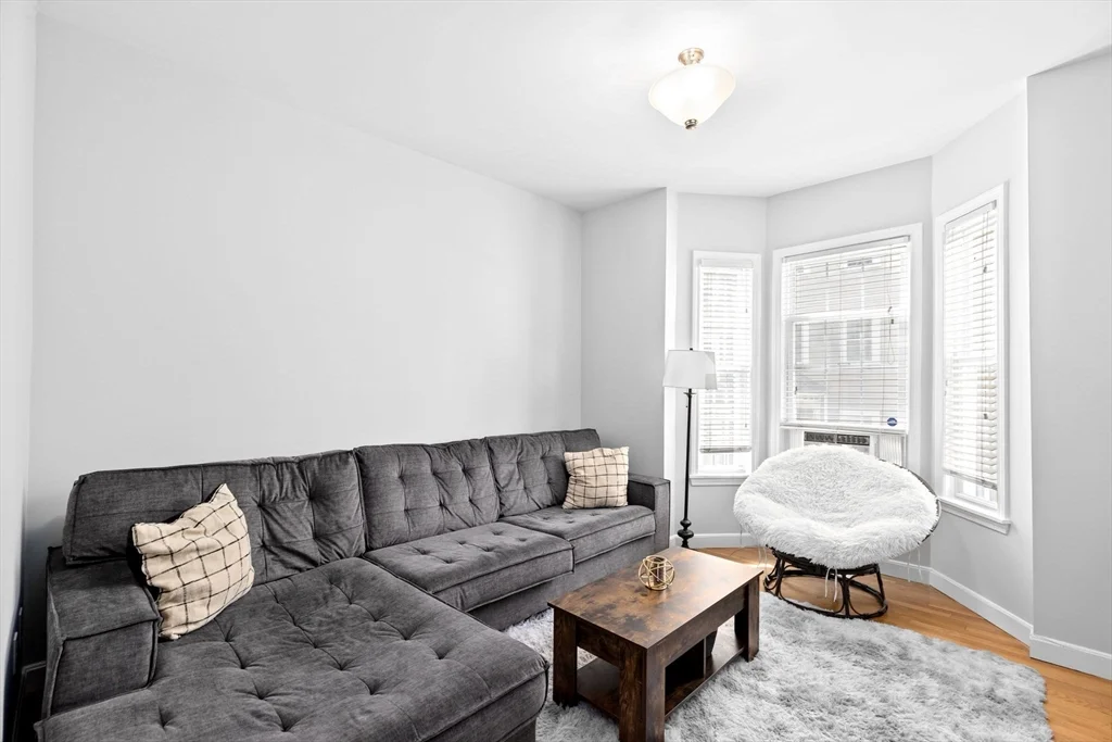 58 Gates St, South Boston