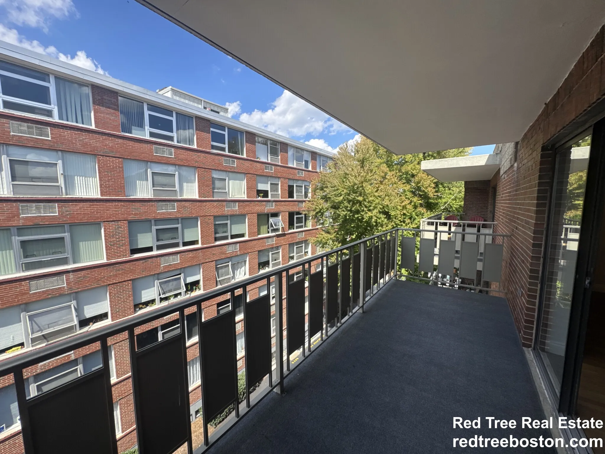 320 Hammond Pond Pkwa, Chestnut Hill