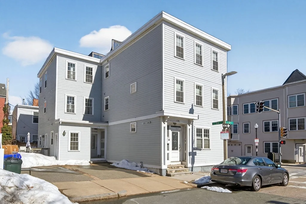 170 W 3rd St, South Boston