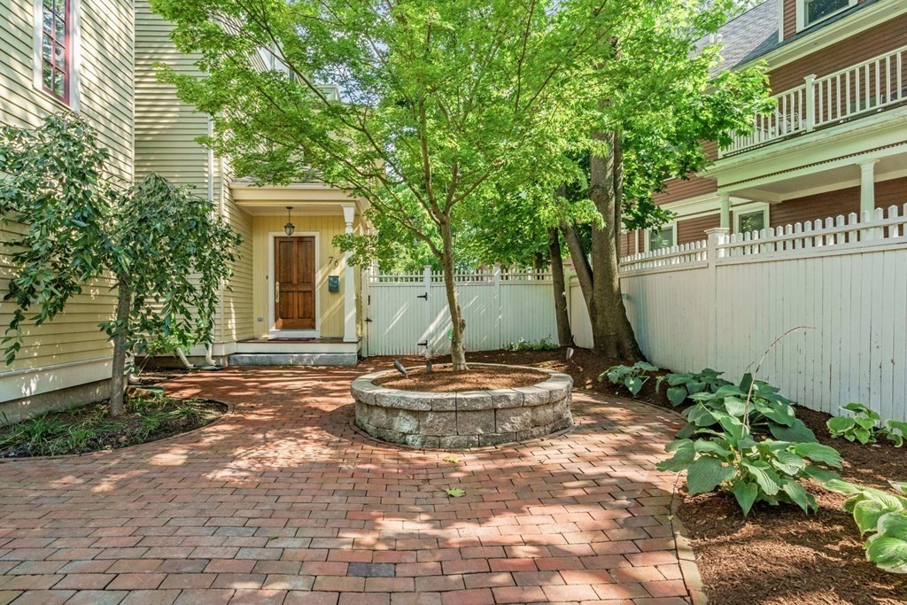 76 Putnam Ave, Cambridge