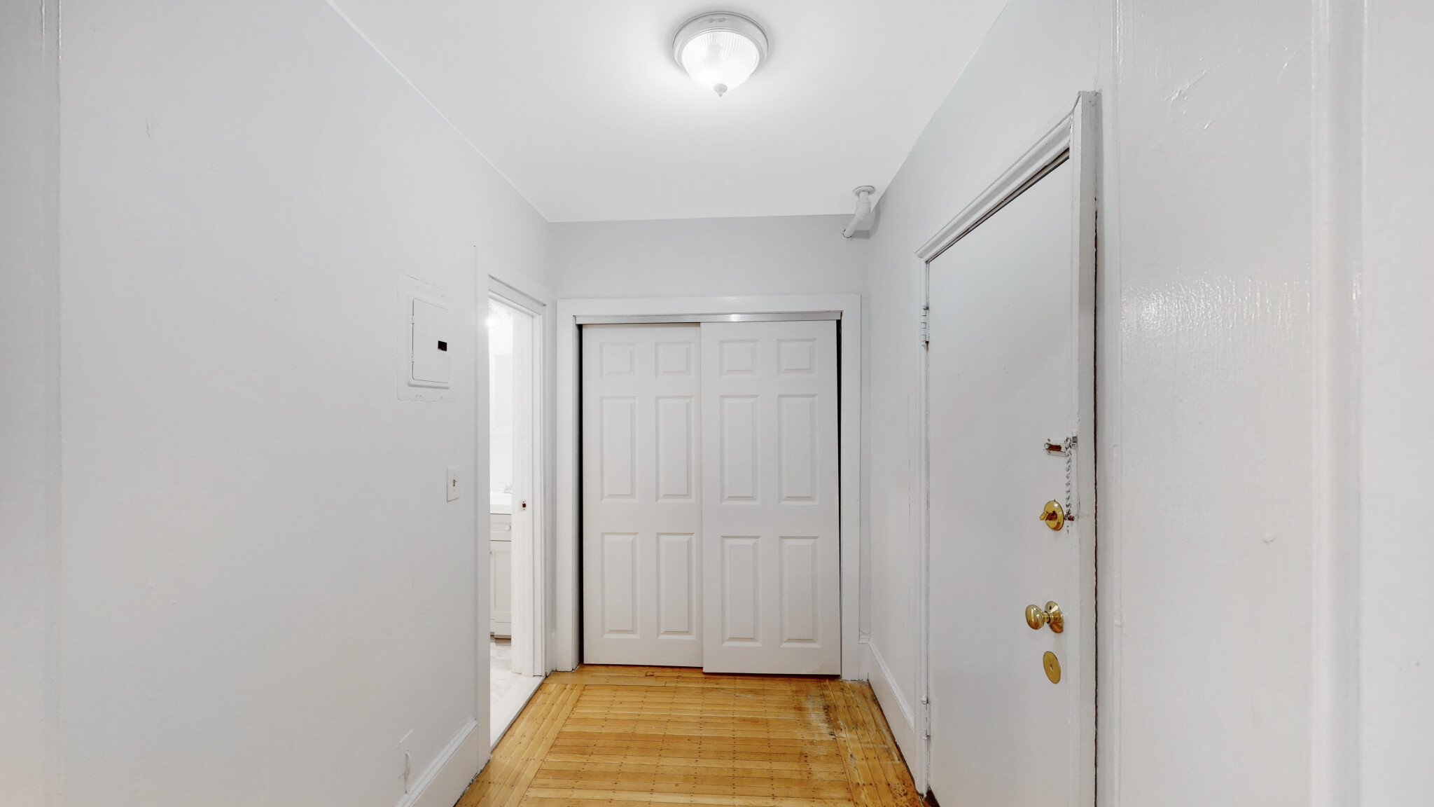 Studio bed, 1 bath apartment for rent at 205 Beacon St Unit BF.,, Back Bay — photo 2 of 3