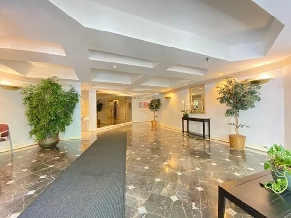 1933 Commonwealth Ave, Brighton