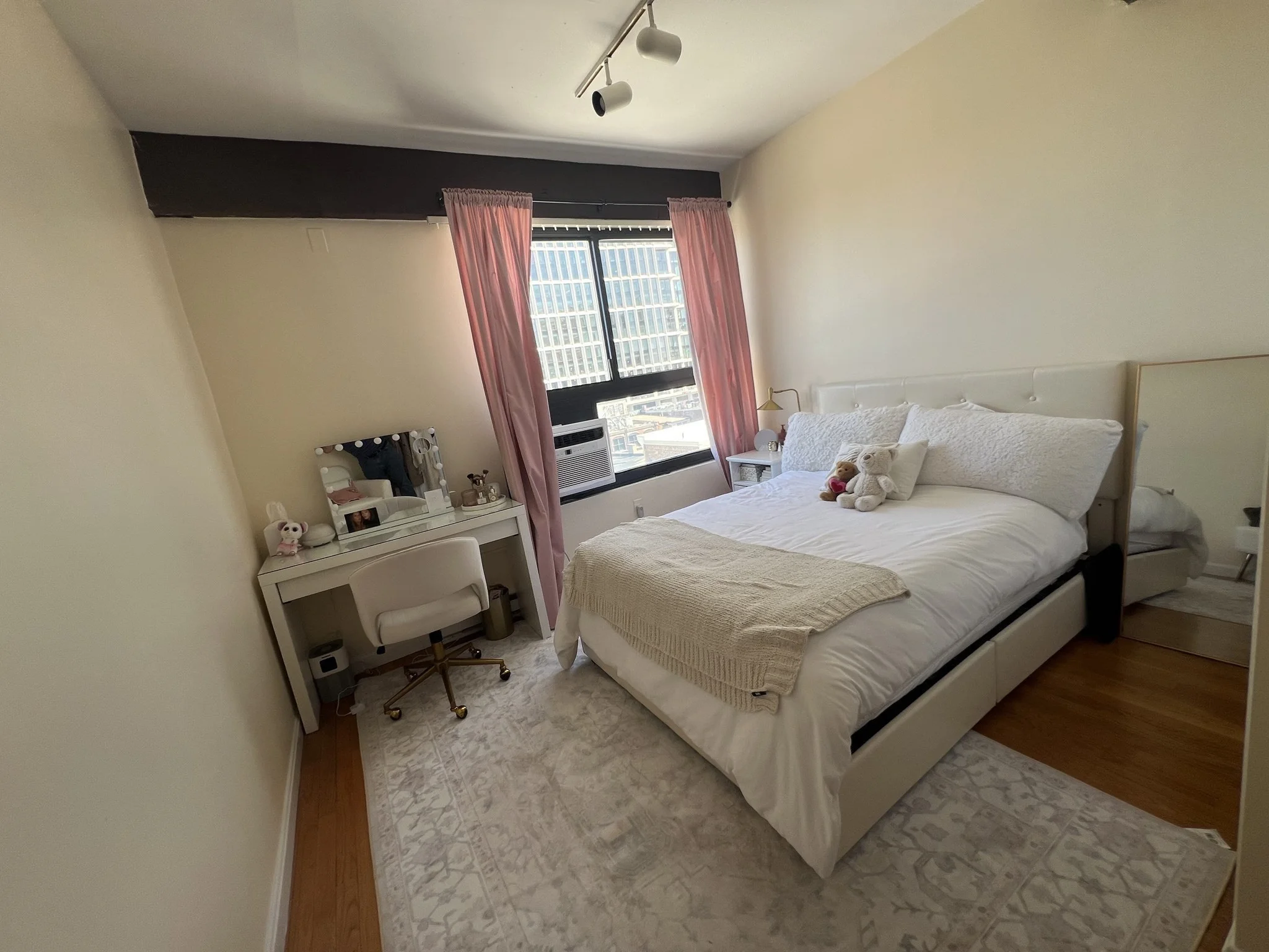 12 Stoneholm St, Fenway