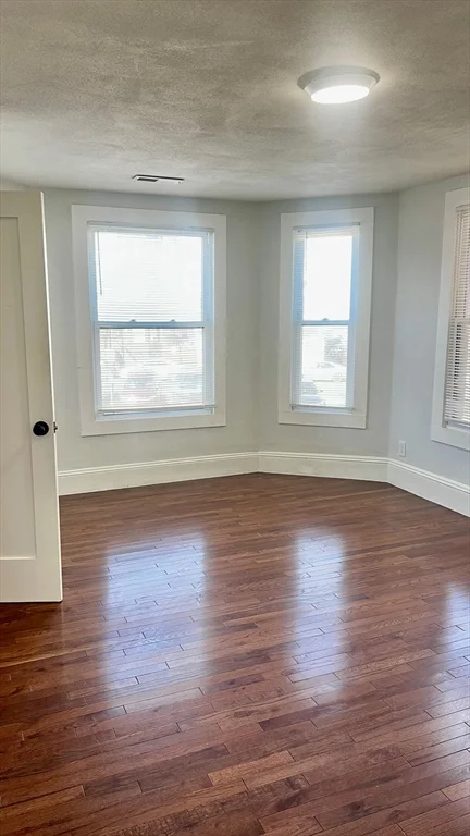 397 Chelsea St, East Boston