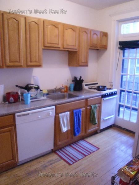2 bed, 1 bath apartment for rent at 35 Orkney Rd Unit 10, Brighton — photo 3 of 4